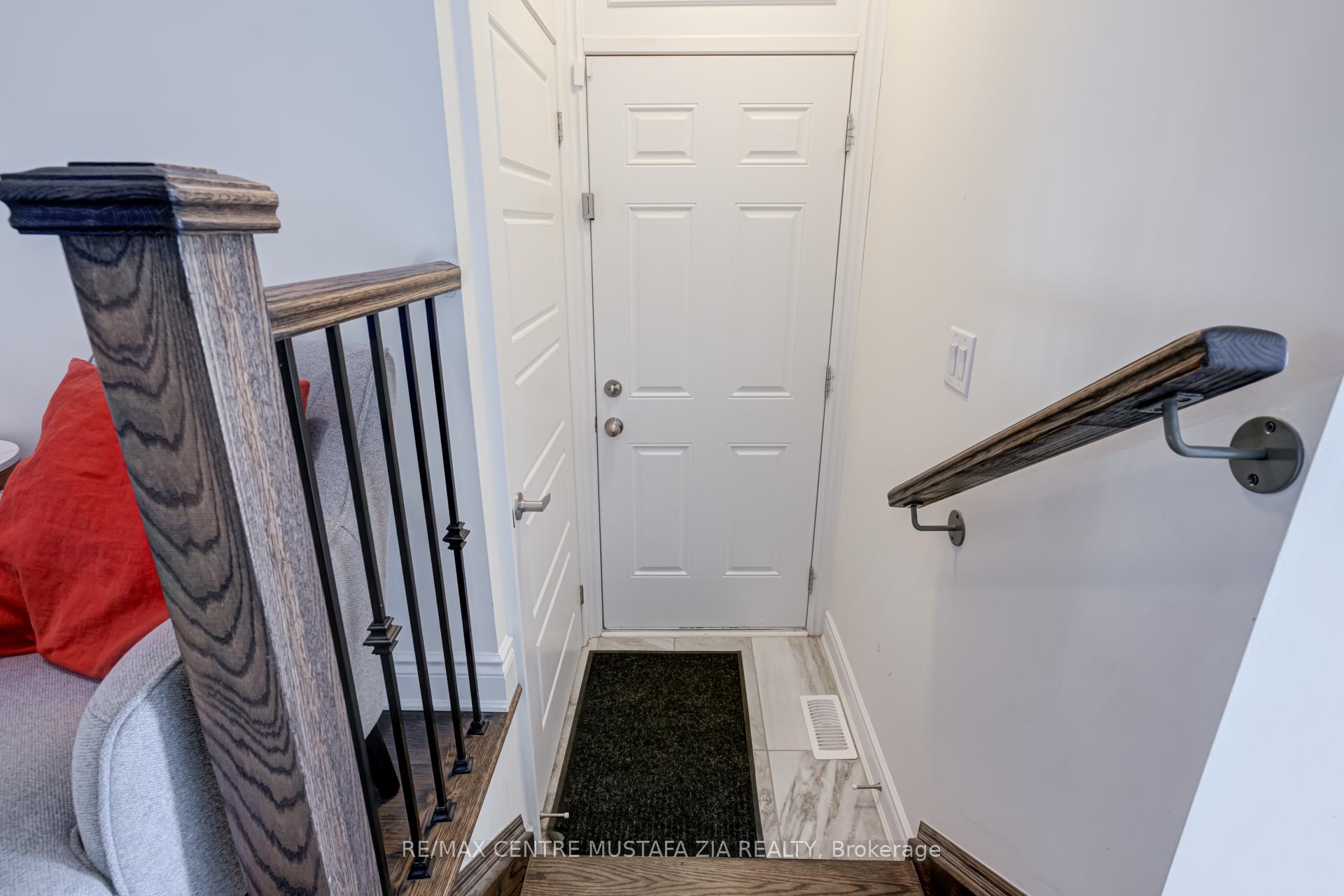 Photo 18 of 708 Kennedy Circle, Milton, Cobban — HOMEH