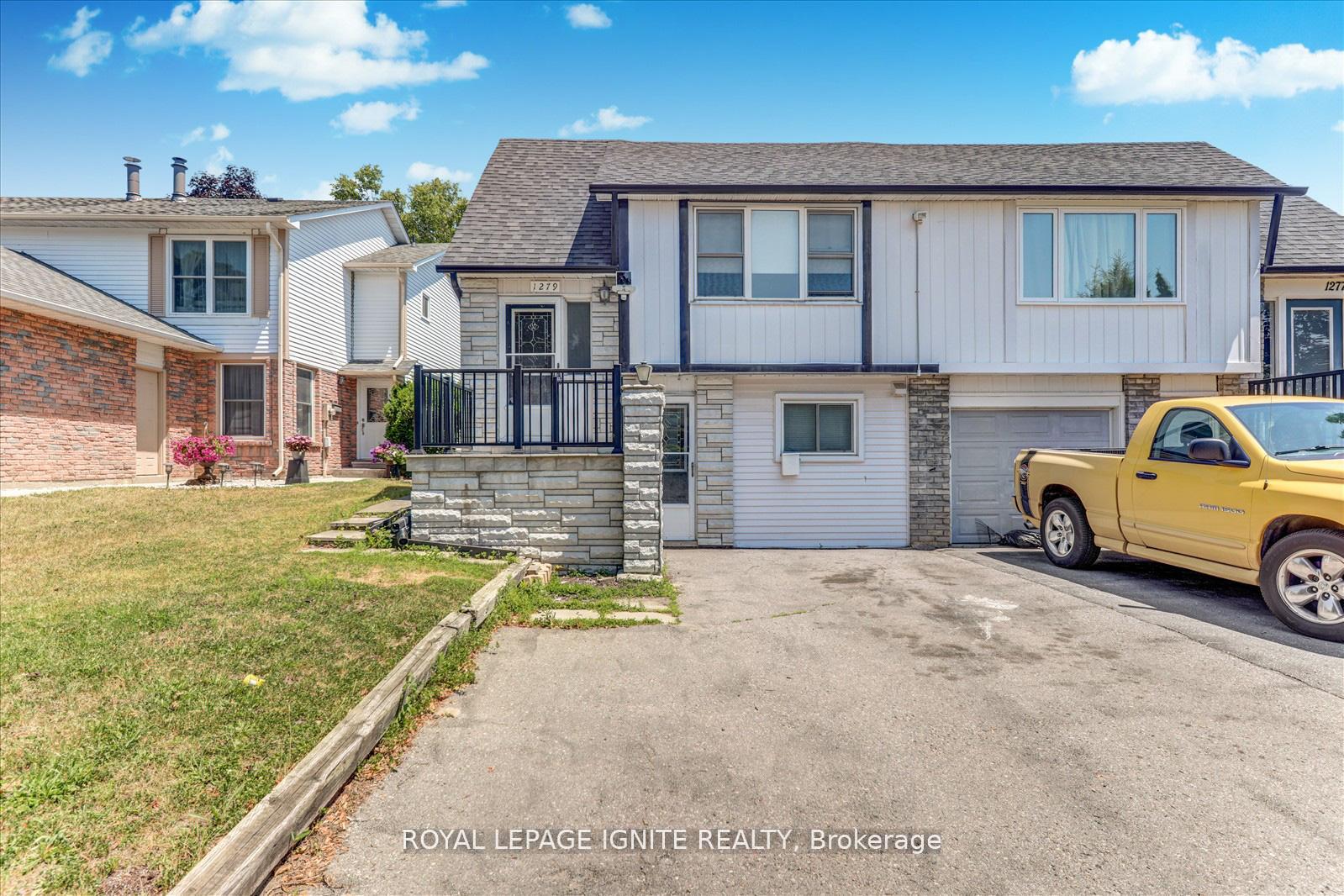Front of Unit Main, 1279 Northmount Street