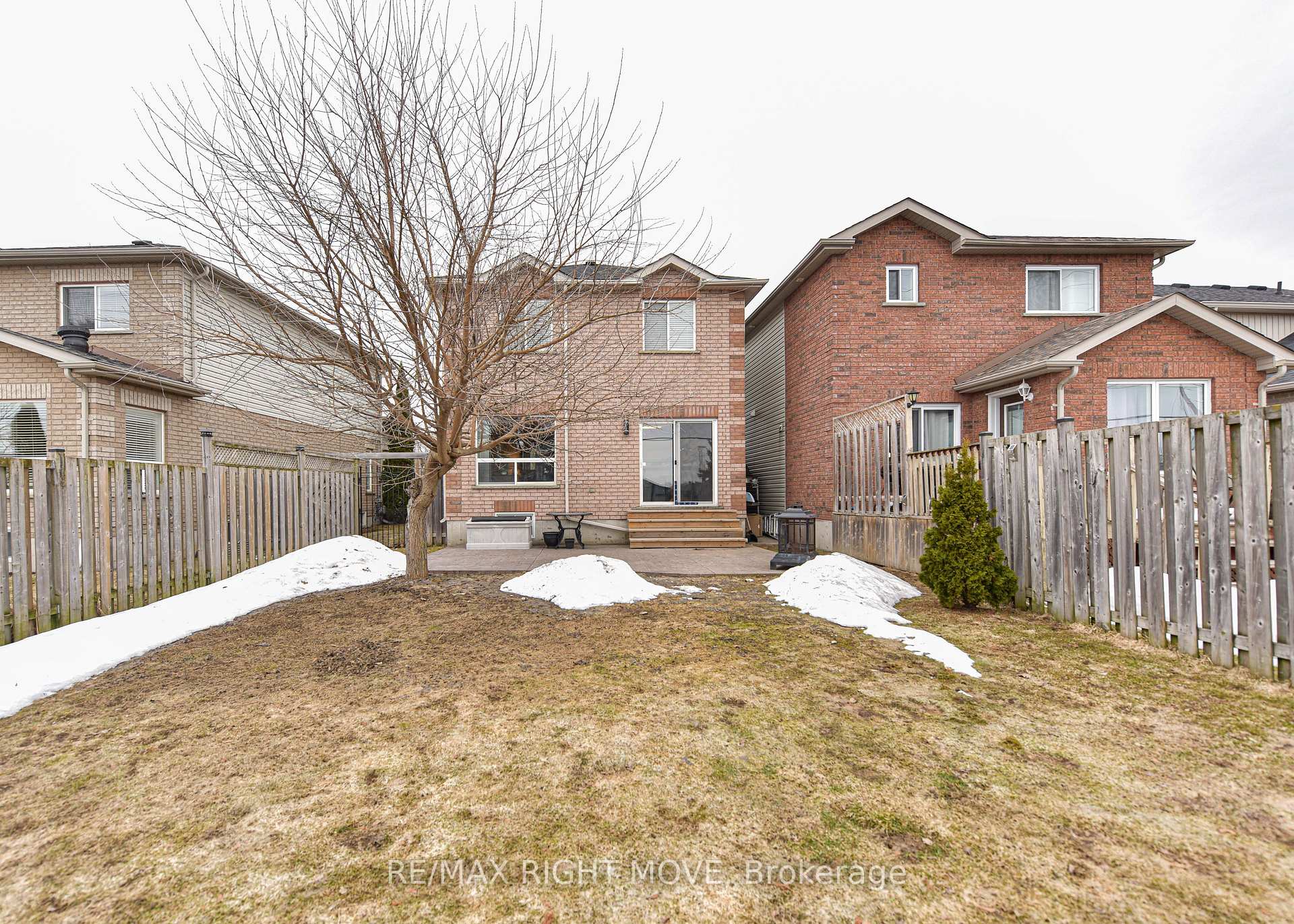 Photo 3 of 49 Julia Crescent, Orillia — HOMEH