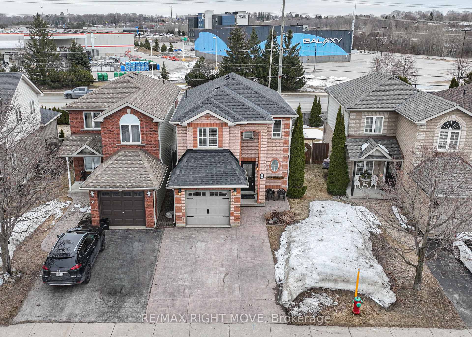 Photo 4 of 49 Julia Crescent, Orillia — HOMEH