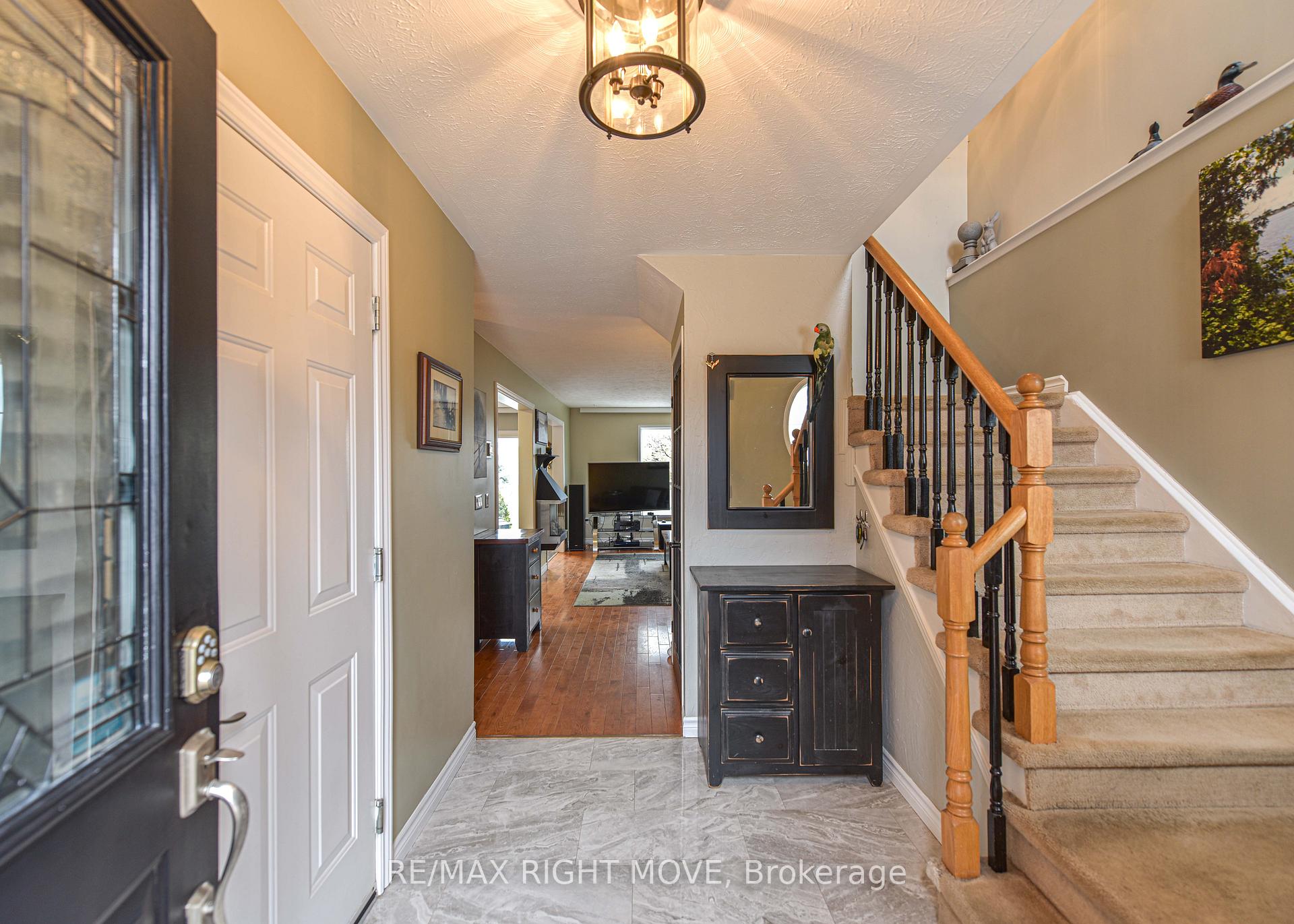 Photo 6 of 49 Julia Crescent, Orillia — HOMEH