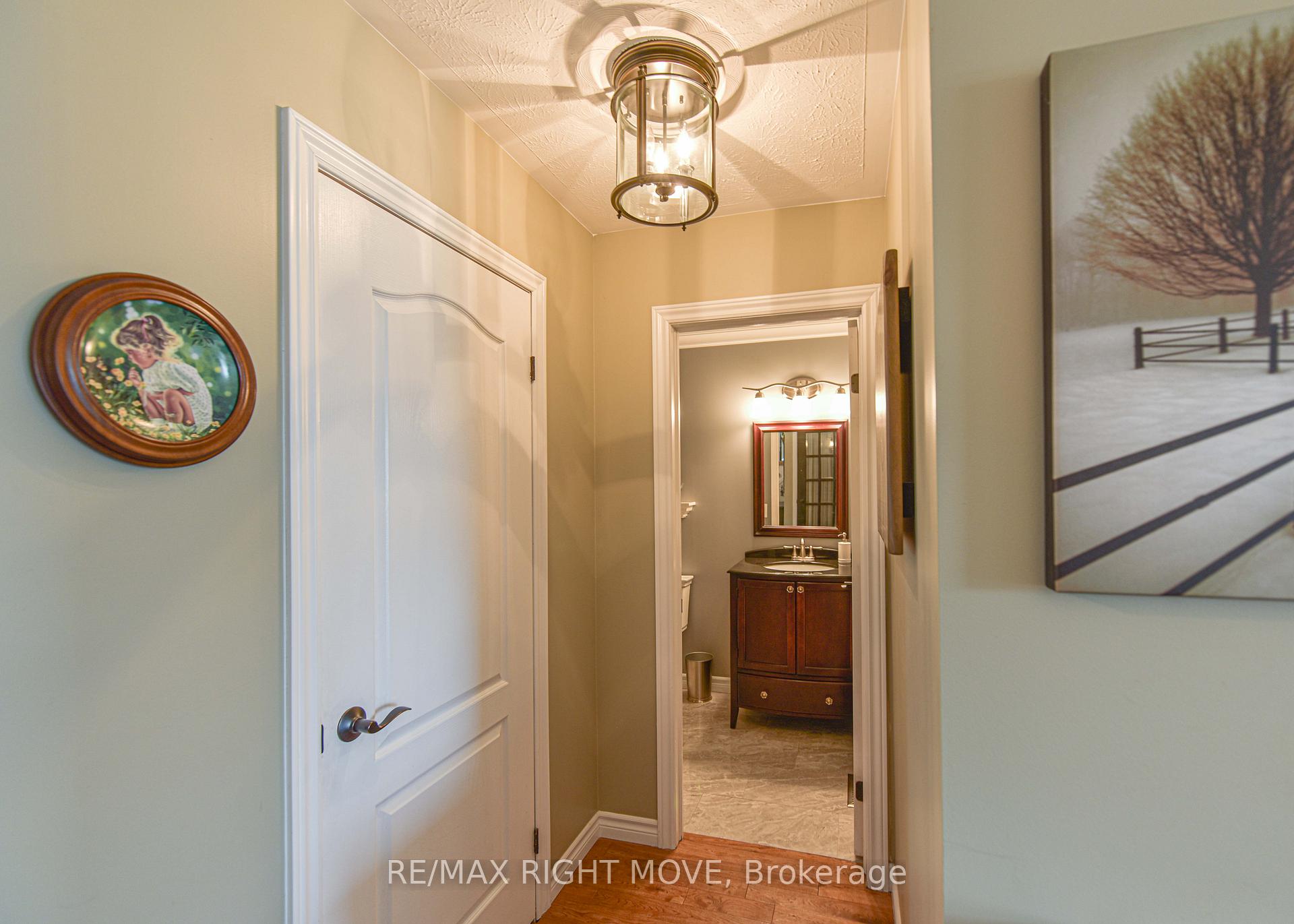Photo 8 of 49 Julia Crescent, Orillia — HOMEH