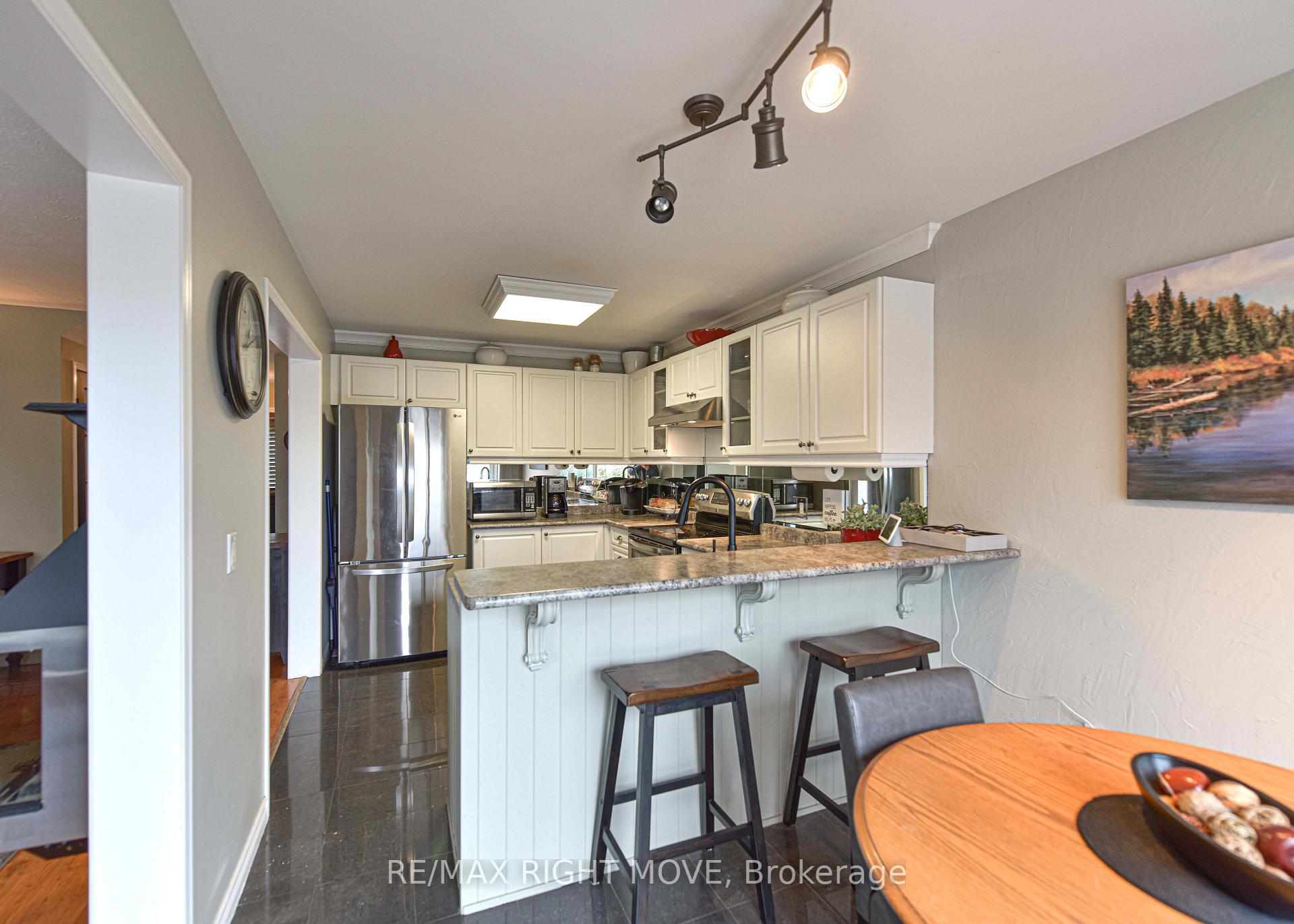 Photo 17 of 49 Julia Crescent, Orillia — HOMEH