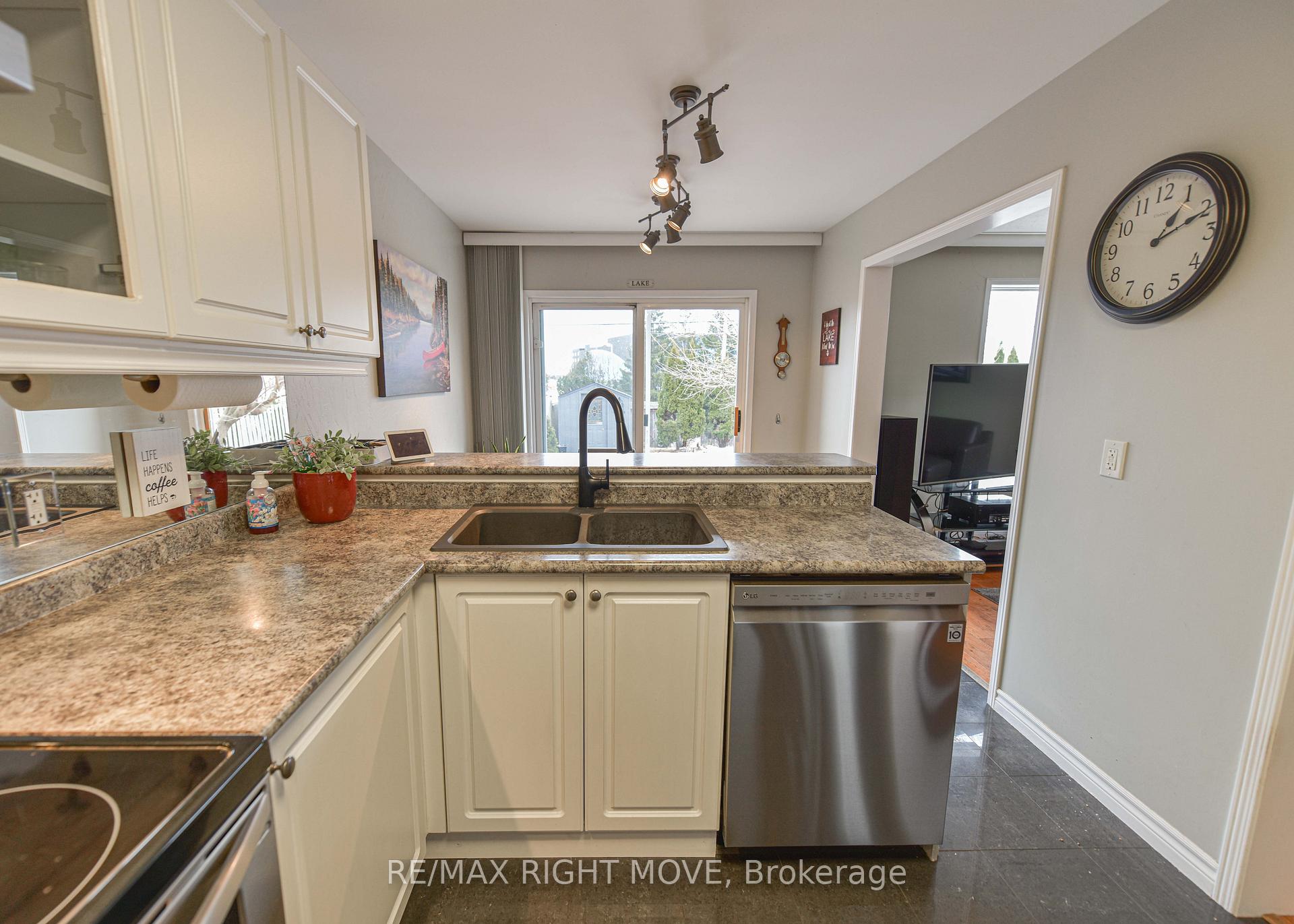 Photo 19 of 49 Julia Crescent, Orillia — HOMEH