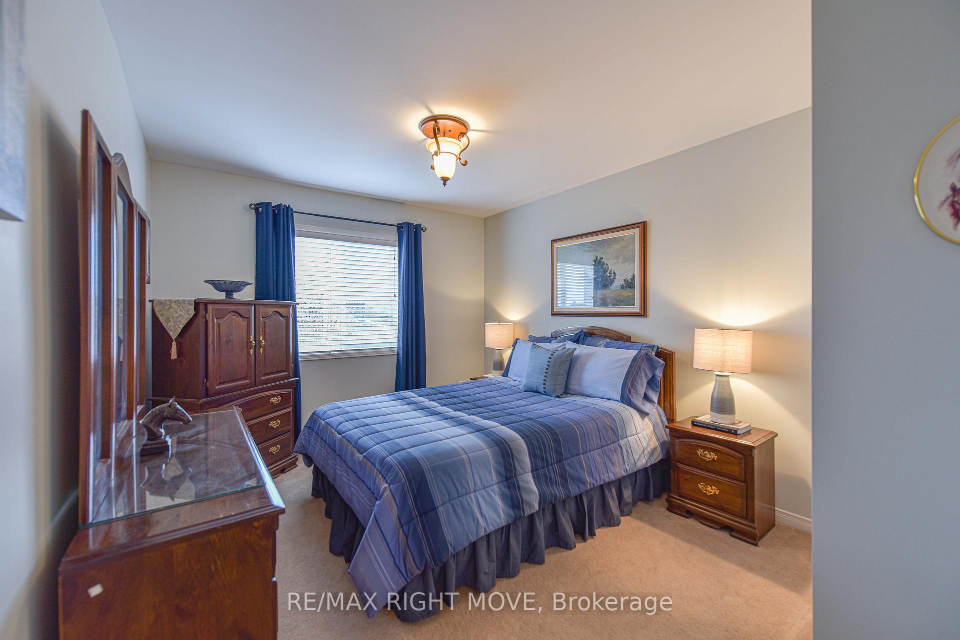 Photo 25 of 49 Julia Crescent, Orillia — HOMEH