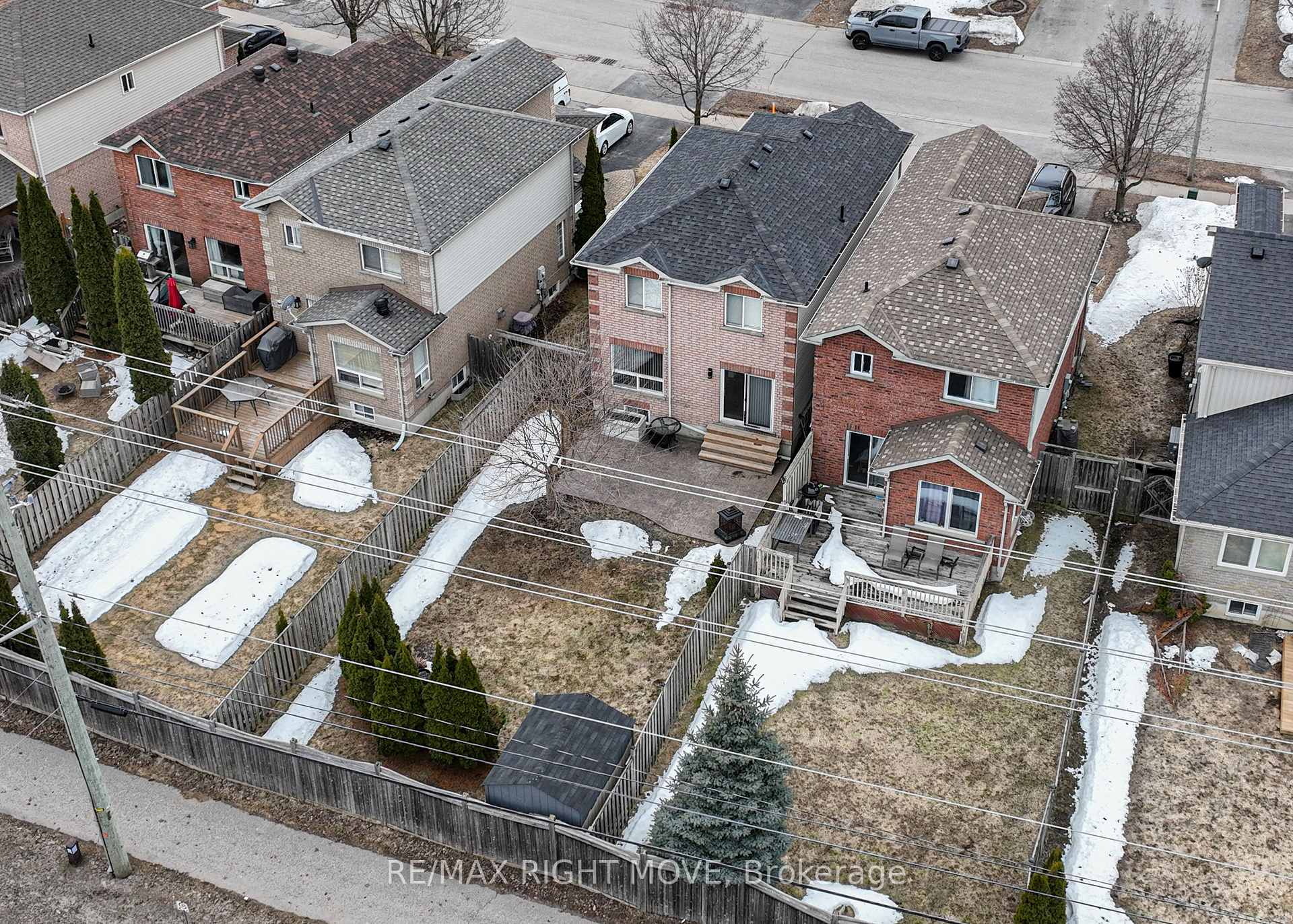 Photo 35 of 49 Julia Crescent, Orillia — HOMEH