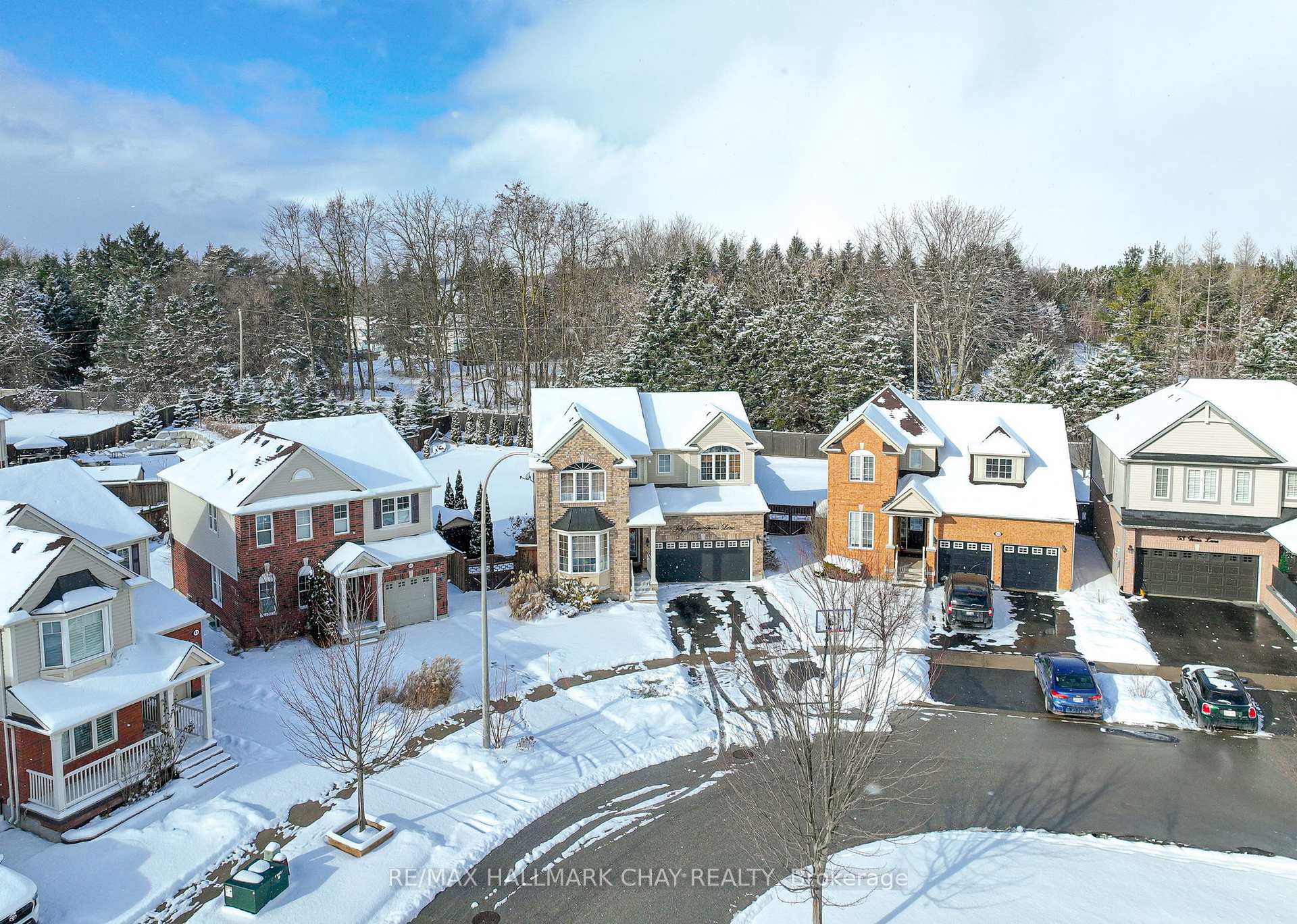 Photo 3 of 57 Ferris Lane, New Tecumseth, Alliston — HOMEH