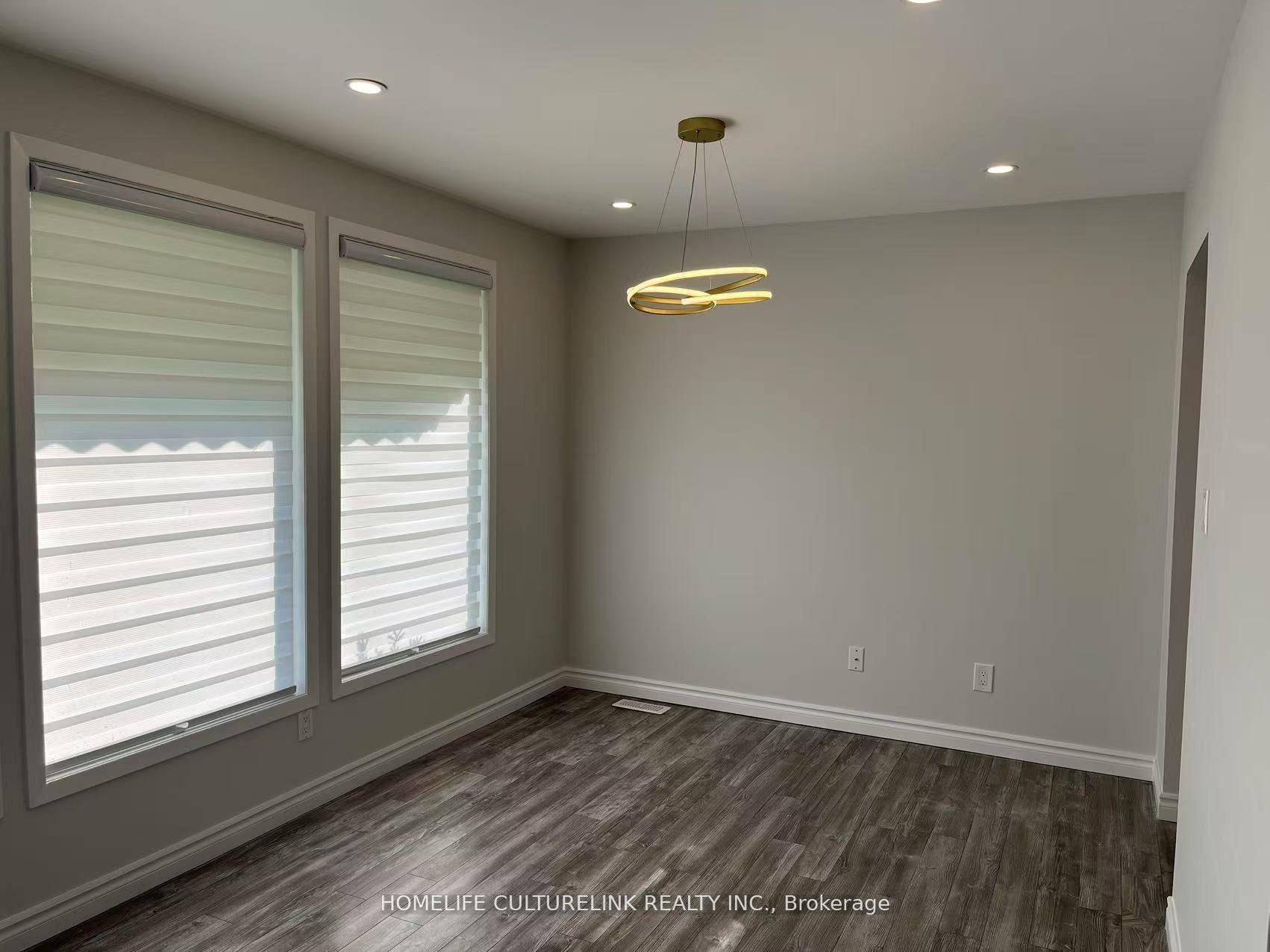 Photo 3 of 1387 Sarcee Street, Oshawa, Samac — HOMEH