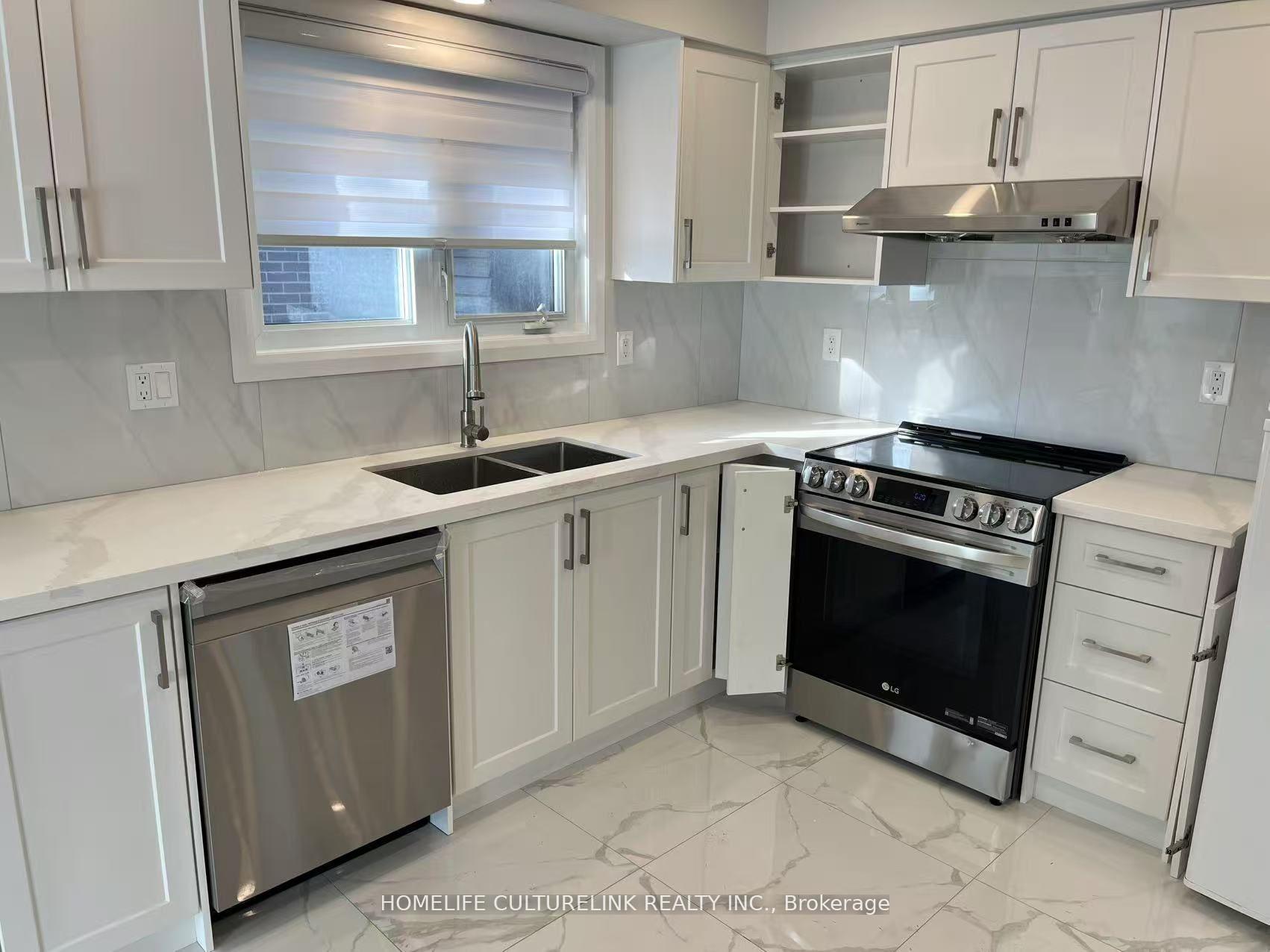 Photo 4 of 1387 Sarcee Street, Oshawa, Samac — HOMEH