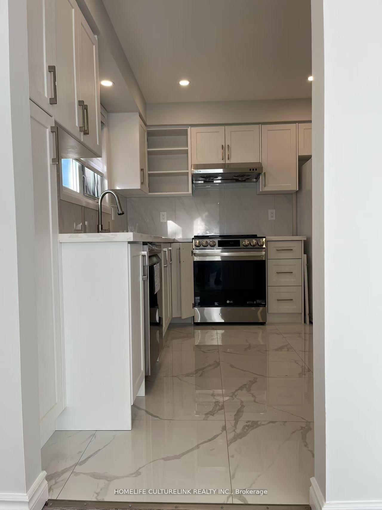 Photo 6 of 1387 Sarcee Street, Oshawa, Samac — HOMEH