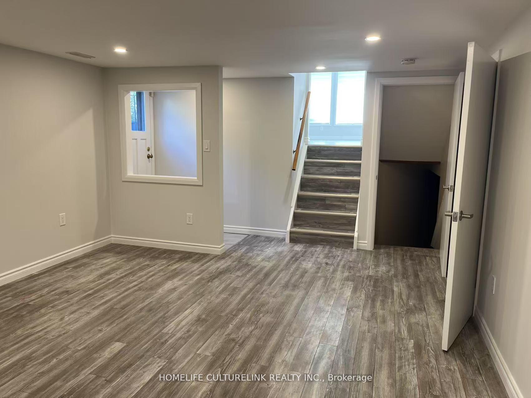 Photo 8 of 1387 Sarcee Street, Oshawa, Samac — HOMEH