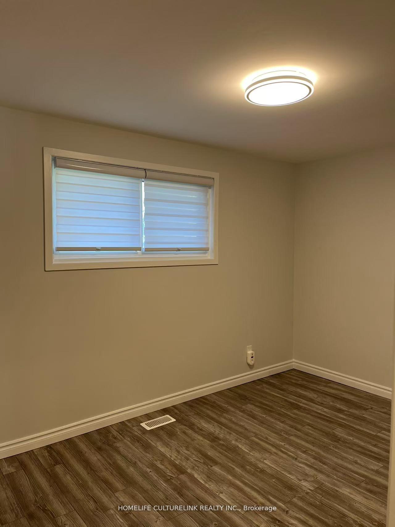 Photo 9 of 1387 Sarcee Street, Oshawa, Samac — HOMEH