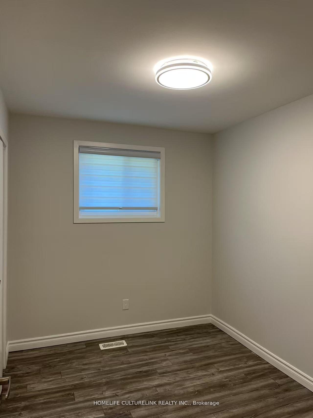 Photo 11 of 1387 Sarcee Street, Oshawa, Samac — HOMEH