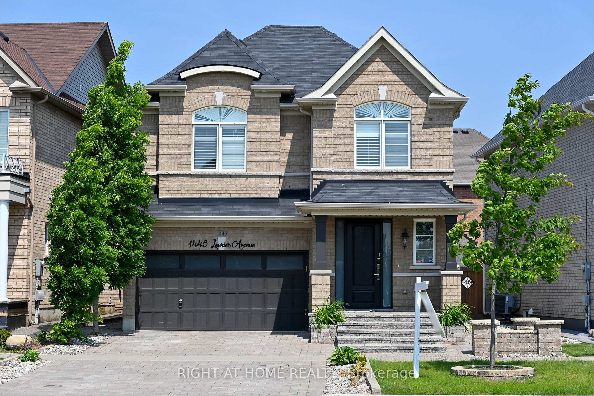 Front of 1445 Laurier Avenue