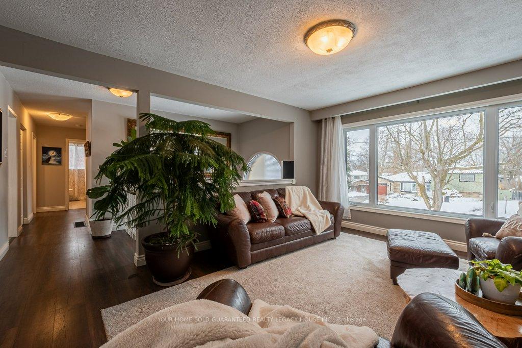 Photo 4 of 71 Maple Avenue W, New Tecumseth, Beeton — HOMEH