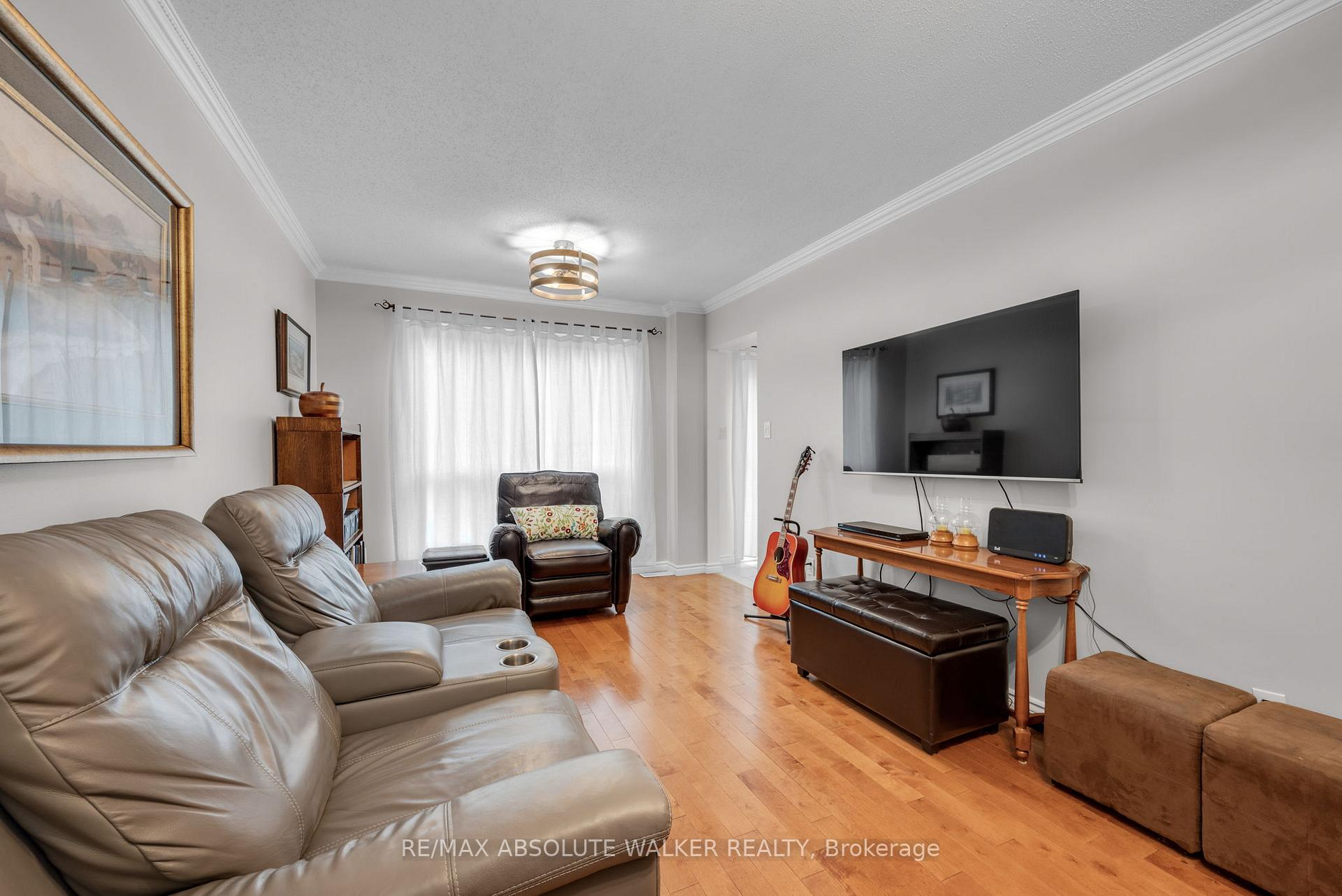 Photo 6 of 757 Clearcrest Crescent, Ottawa, Fallingbrook/Ridgemount — HOMEH
