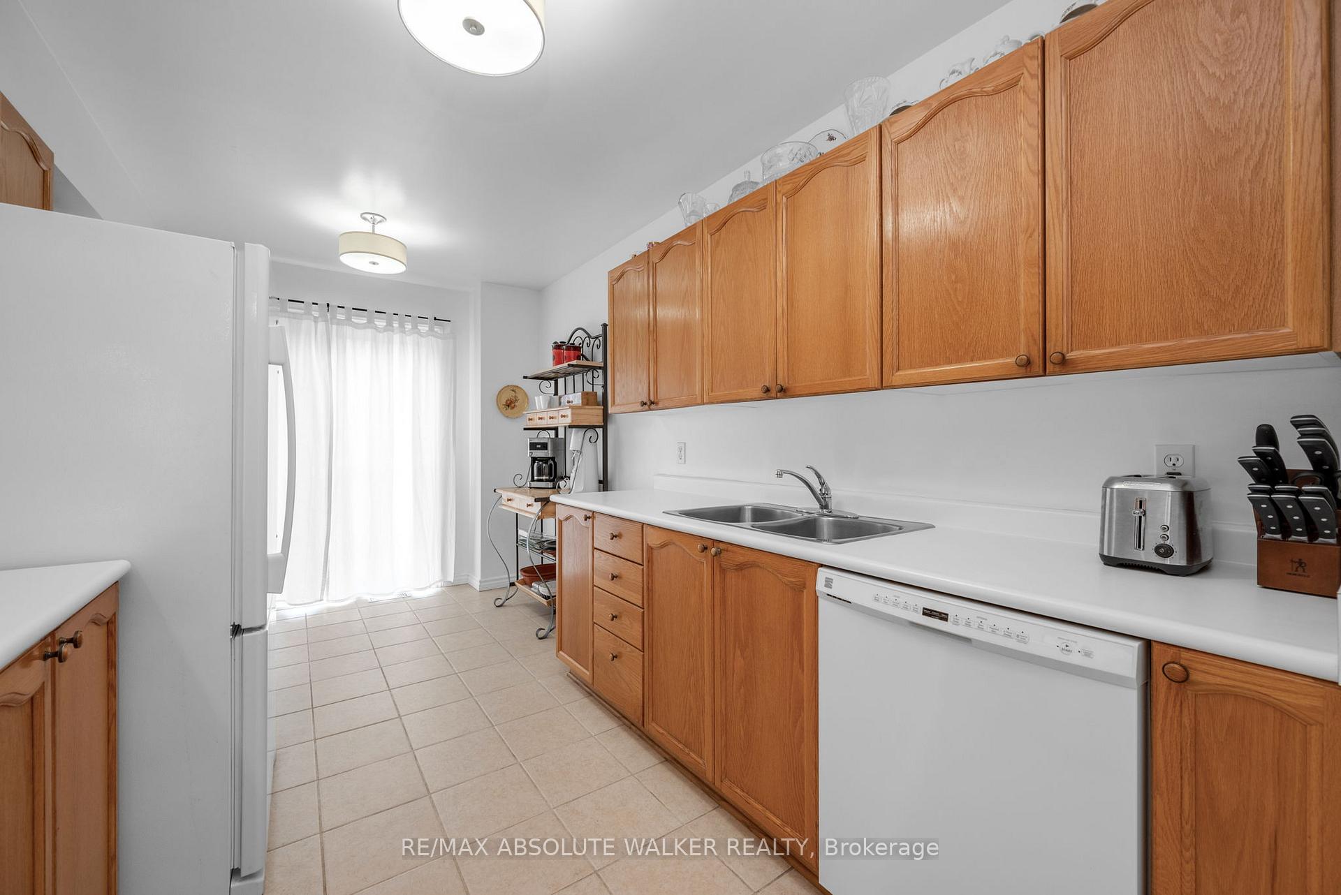 Photo 8 of 757 Clearcrest Crescent, Ottawa, Fallingbrook/Ridgemount — HOMEH