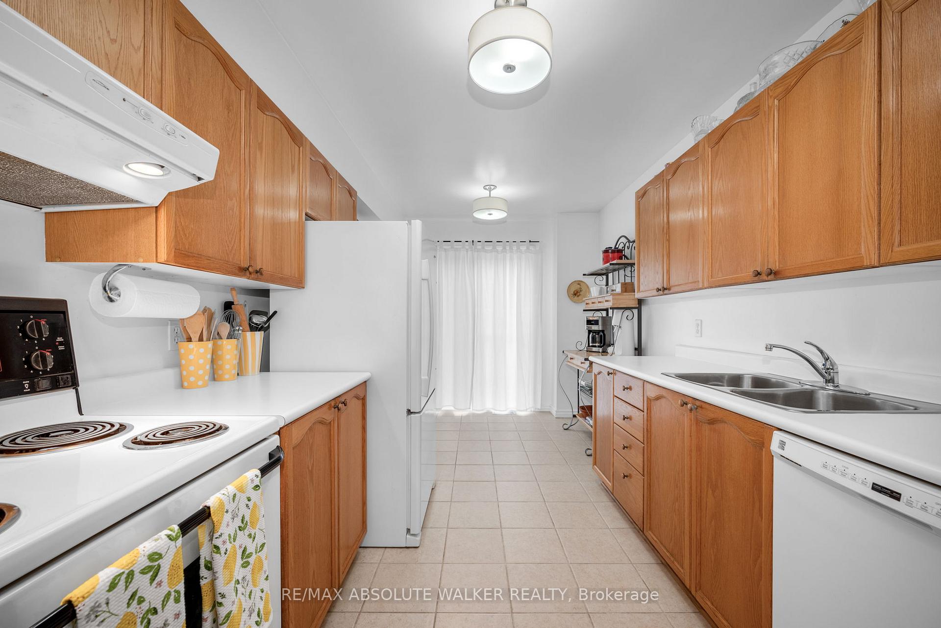 Photo 9 of 757 Clearcrest Crescent, Ottawa, Fallingbrook/Ridgemount — HOMEH
