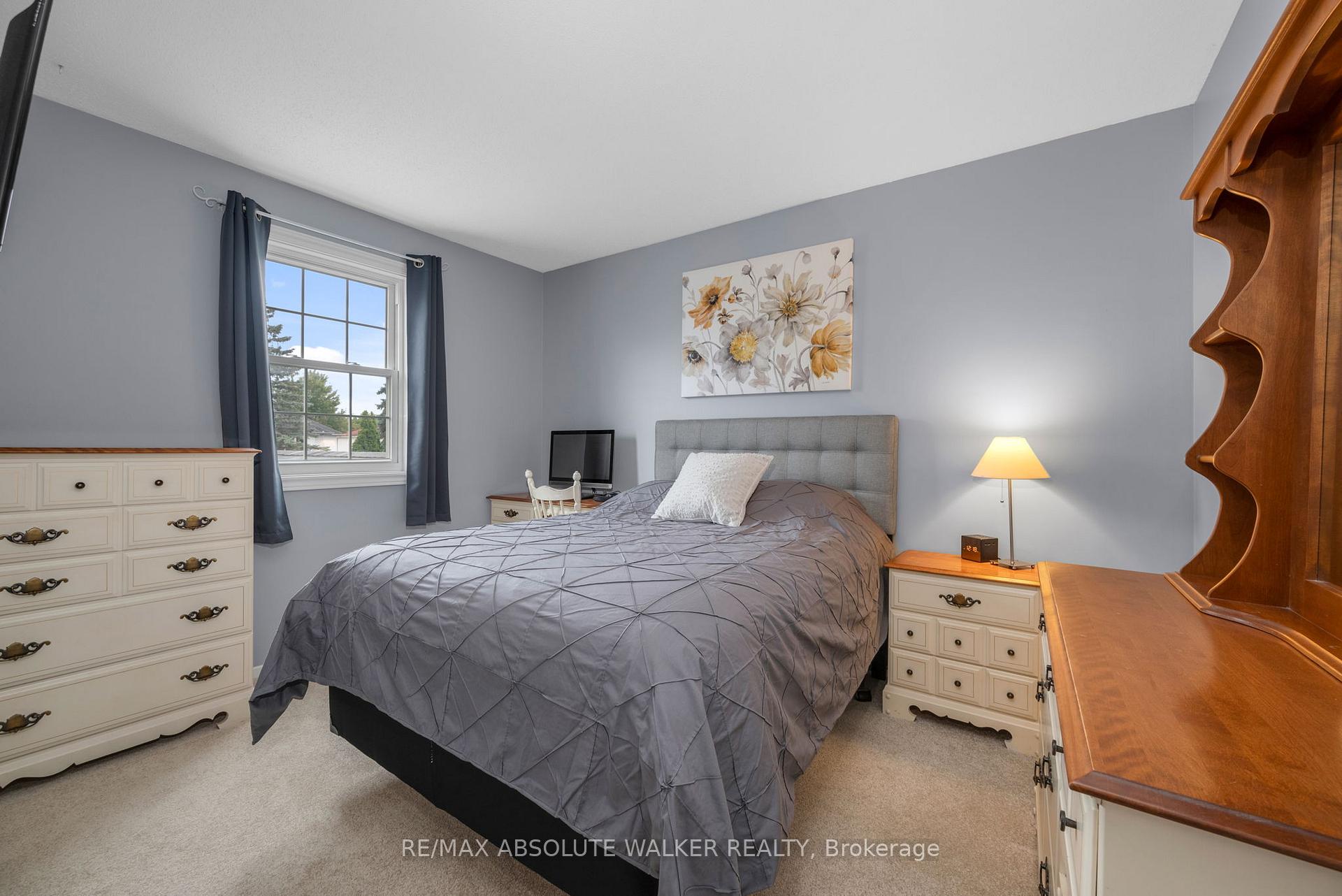 Photo 13 of 757 Clearcrest Crescent, Ottawa, Fallingbrook/Ridgemount — HOMEH