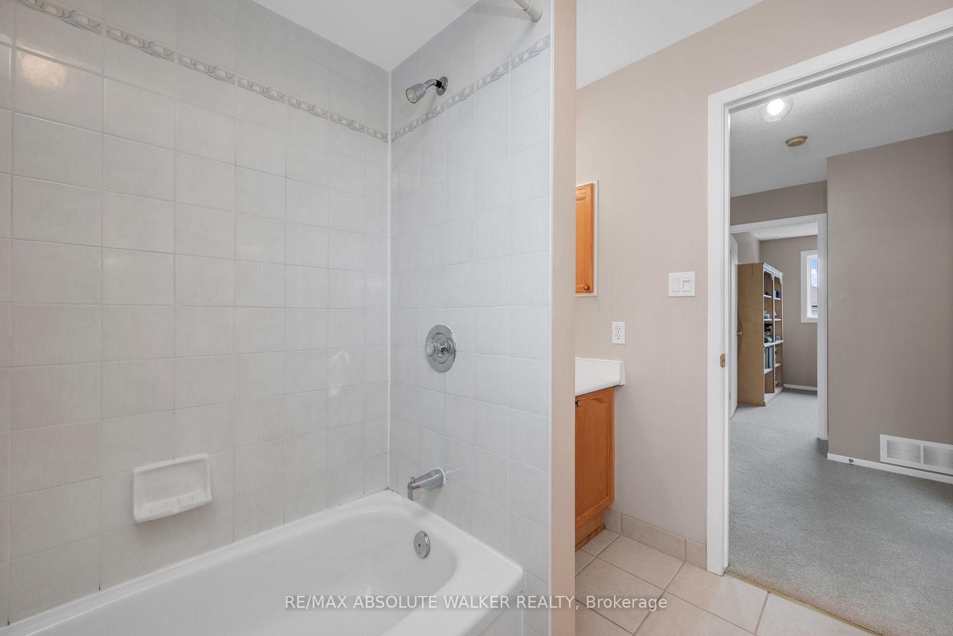 Photo 20 of 757 Clearcrest Crescent, Ottawa, Fallingbrook/Ridgemount — HOMEH