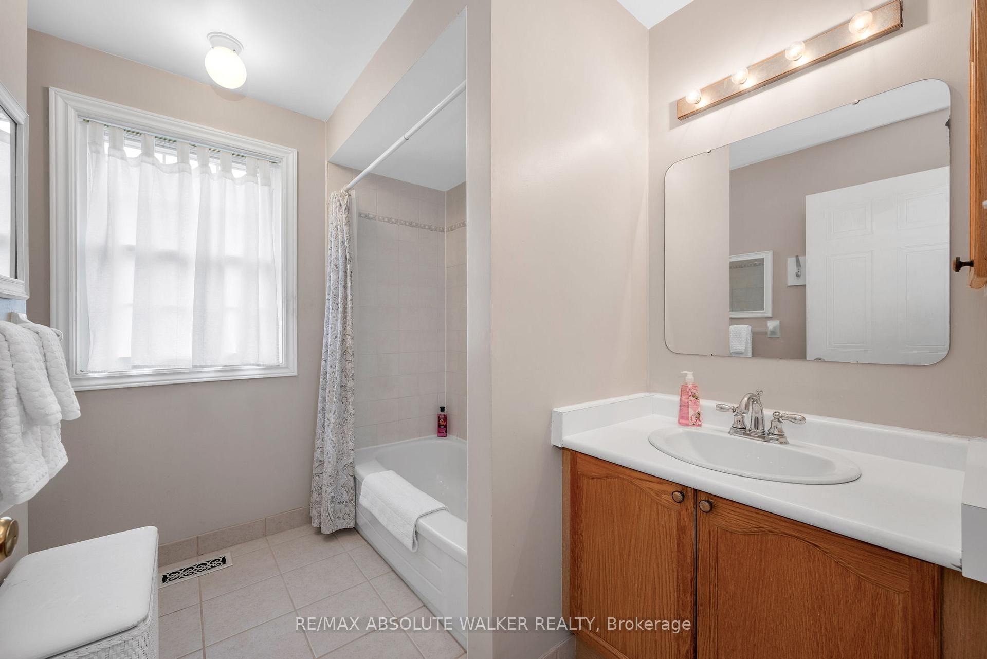 Photo 21 of 757 Clearcrest Crescent, Ottawa, Fallingbrook/Ridgemount — HOMEH