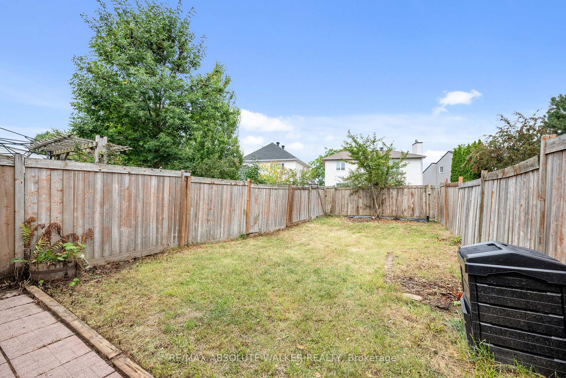 Photo 26 of 757 Clearcrest Crescent, Ottawa, Fallingbrook/Ridgemount — HOMEH