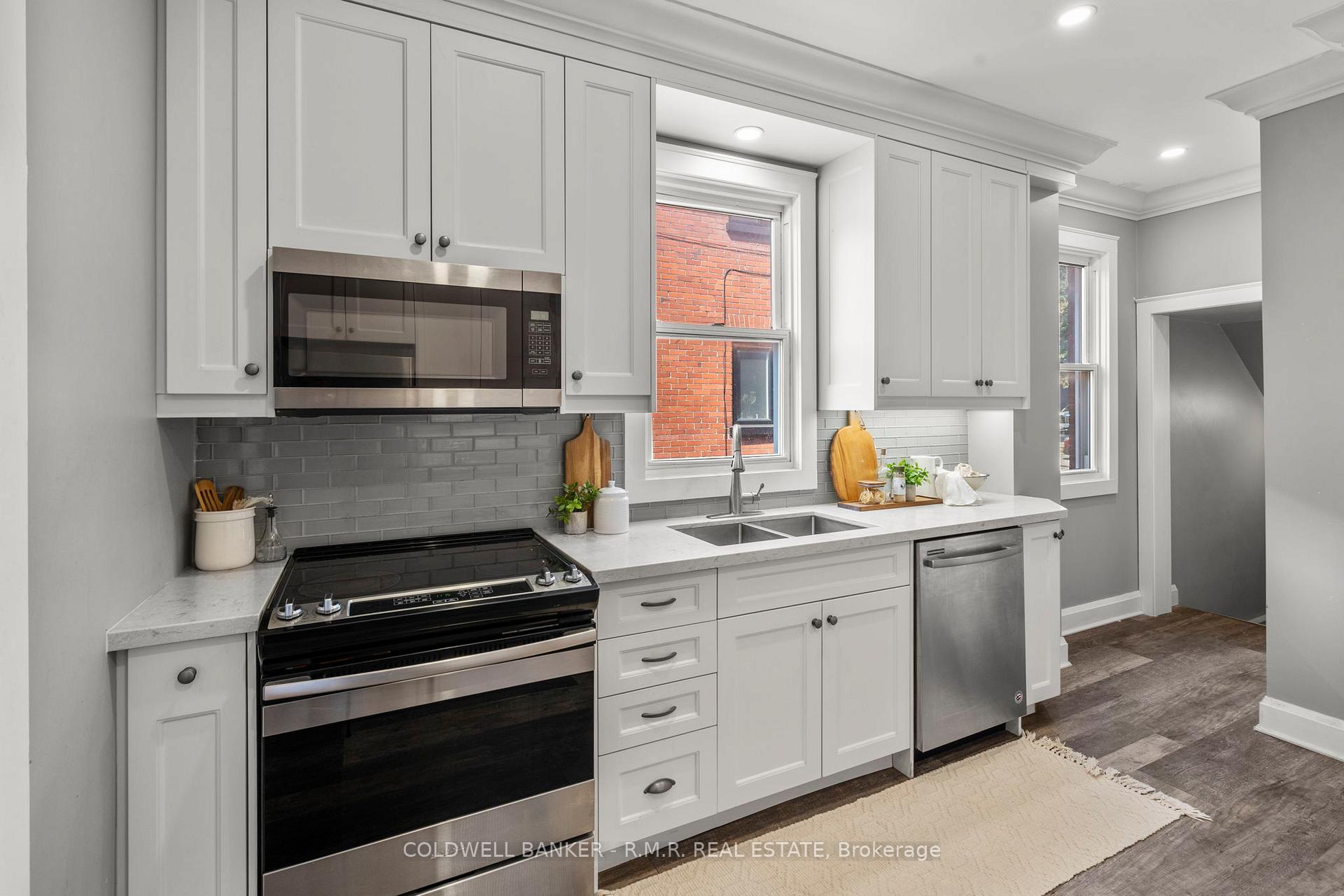 Photo 7 of 135 Brock Street E, Oshawa, O'Neill — HOMEH