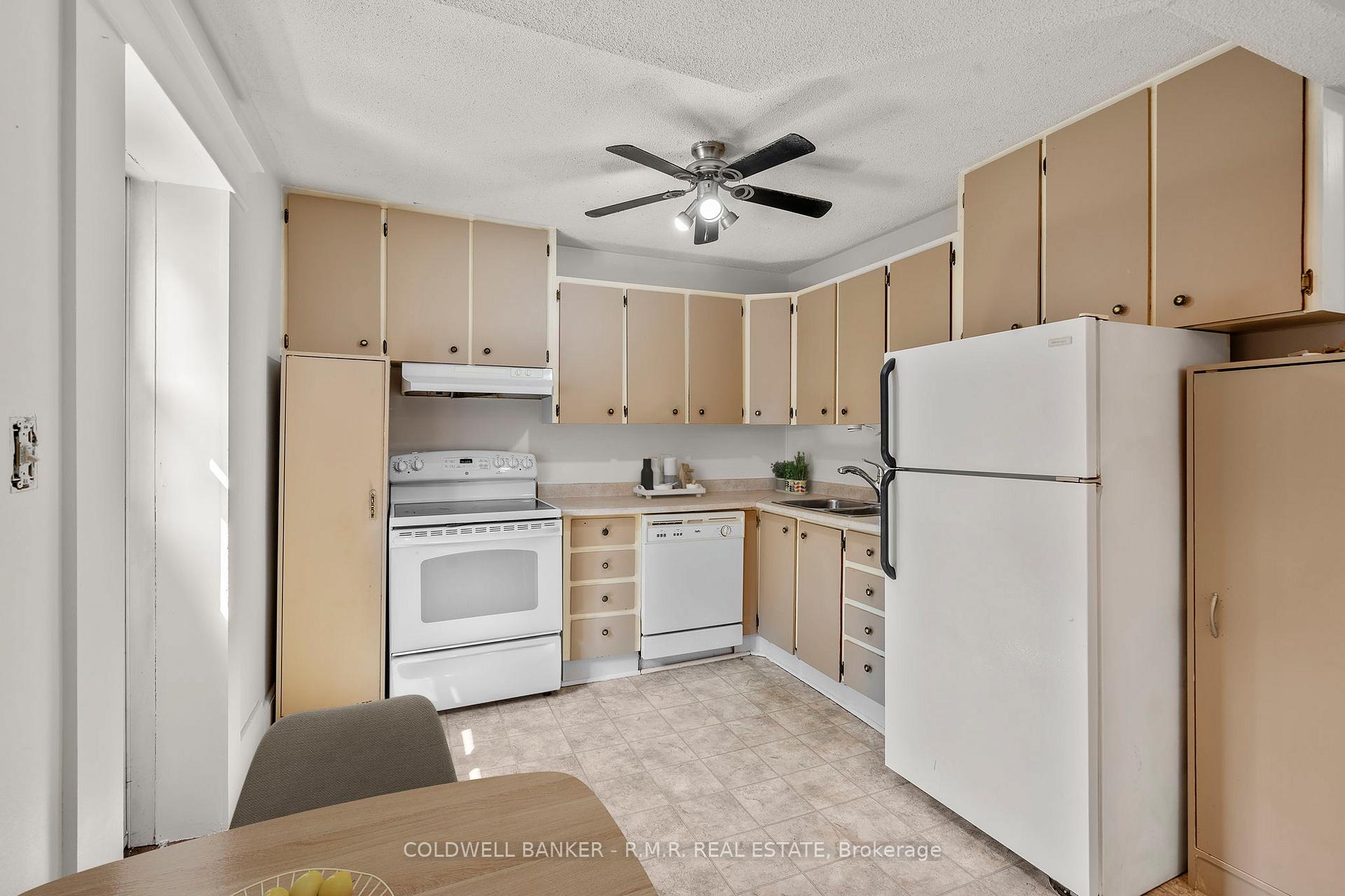 Photo 36 of 135 Brock Street E, Oshawa, O'Neill — HOMEH