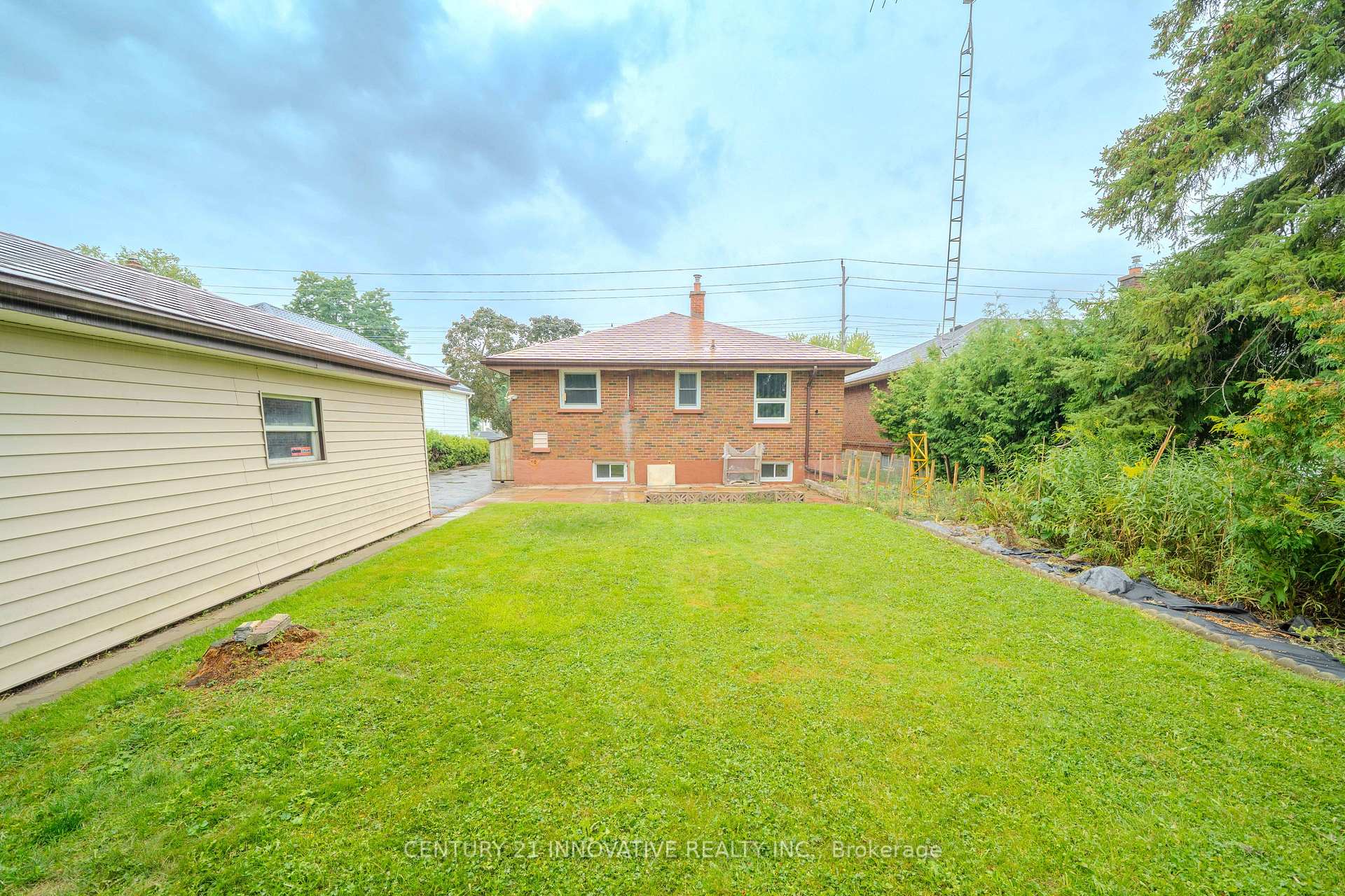 Photo 4 of Unit Basement, 179 Harmony Road N, Oshawa, Eastdale — HOMEH