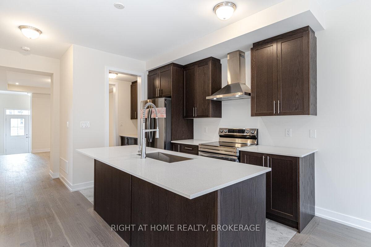 Photo 3 of 637 Etheridge Avenue, Milton, Cobban — HOMEH