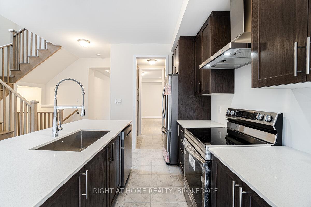 Photo 4 of 637 Etheridge Avenue, Milton, Cobban — HOMEH