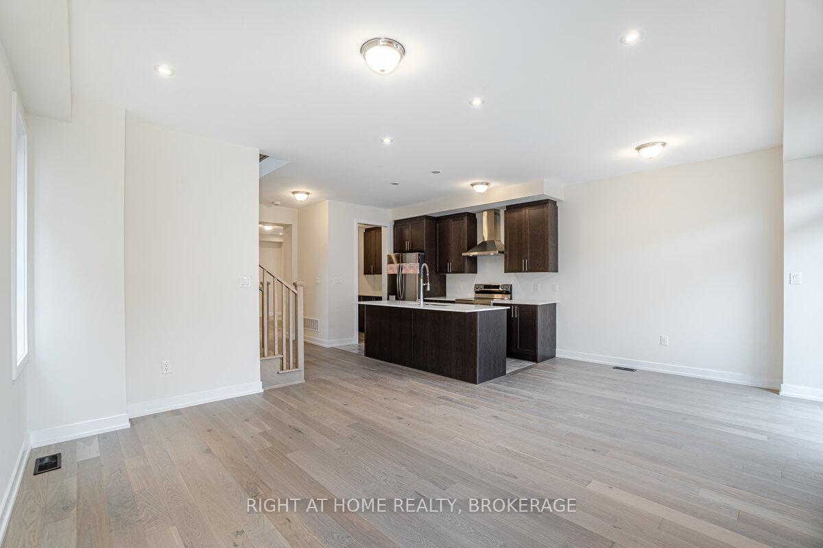 Photo 10 of 637 Etheridge Avenue, Milton, Cobban — HOMEH