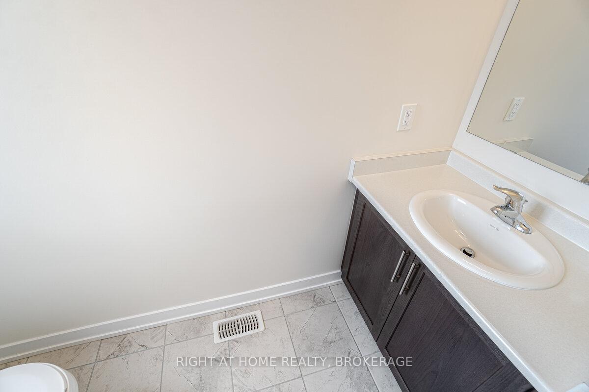 Photo 5 of 637 Etheridge Avenue, Milton, Cobban — HOMEH