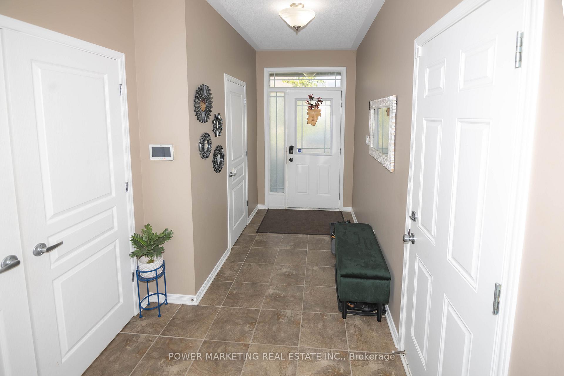 Photo 5 of 435 June Court, Ottawa, Mer Bleue/Bradley Estates/Anderson Park — HOMEH