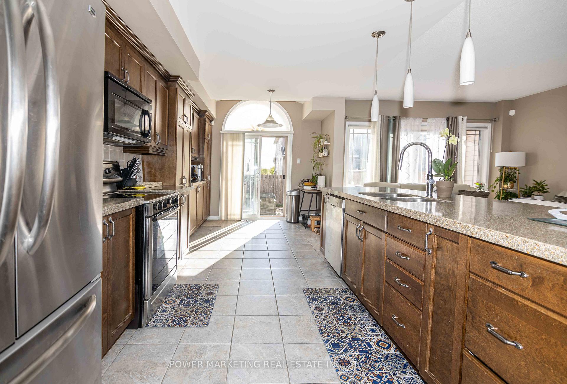 Photo 7 of 435 June Court, Ottawa, Mer Bleue/Bradley Estates/Anderson Park — HOMEH
