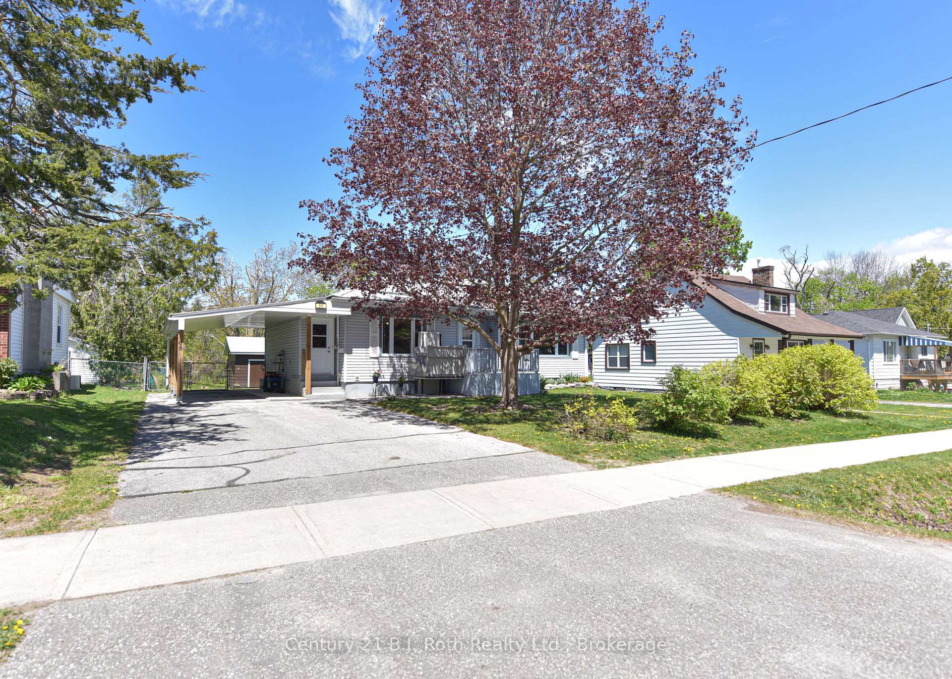 Photo 3 of 96 Simcoe Street, Orillia — HOMEH