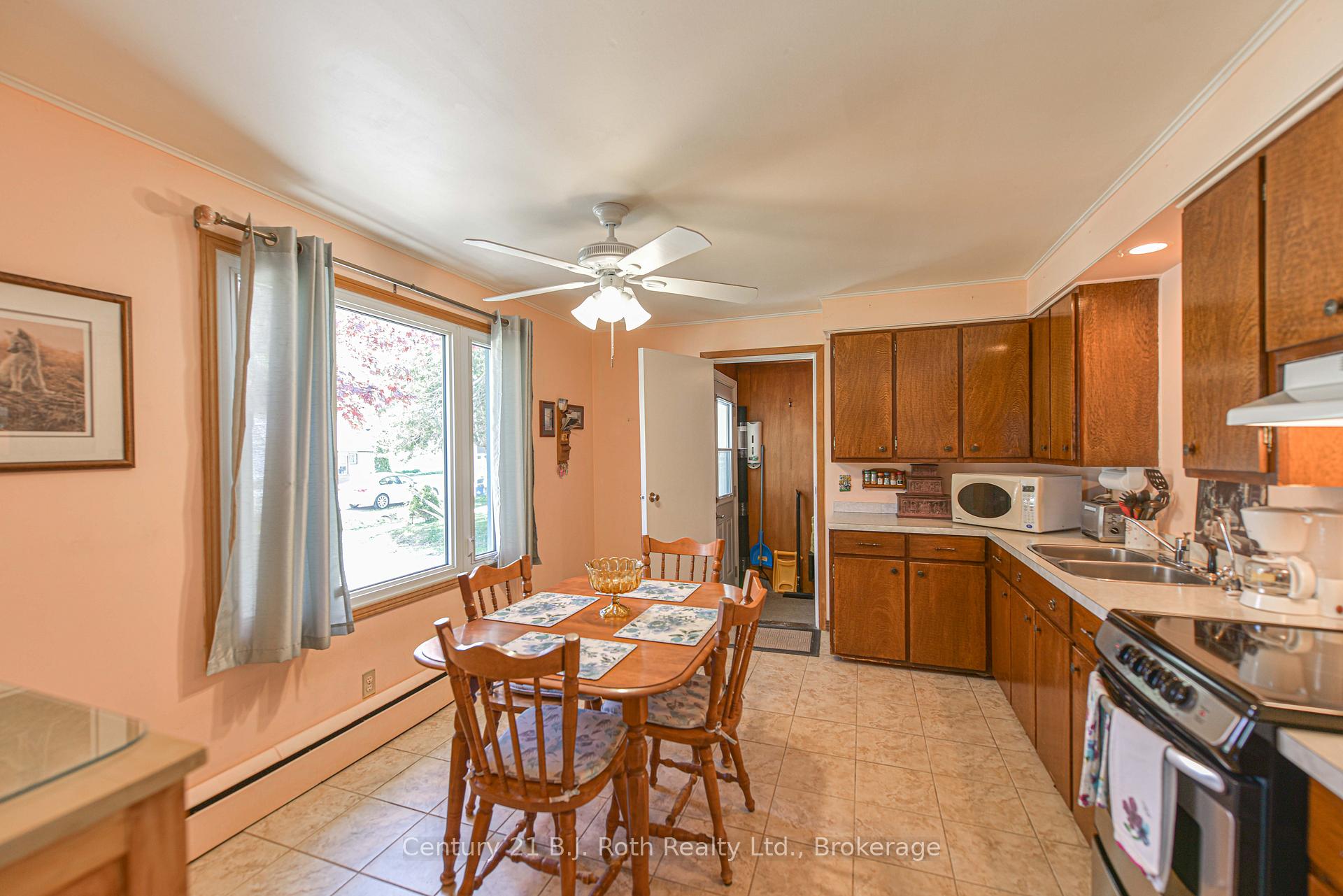 Photo 19 of 96 Simcoe Street, Orillia — HOMEH