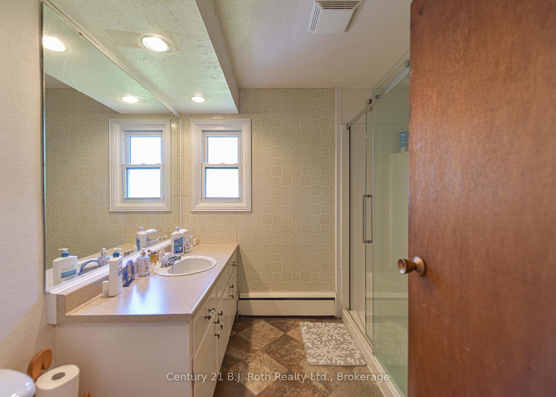 Photo 25 of 96 Simcoe Street, Orillia — HOMEH