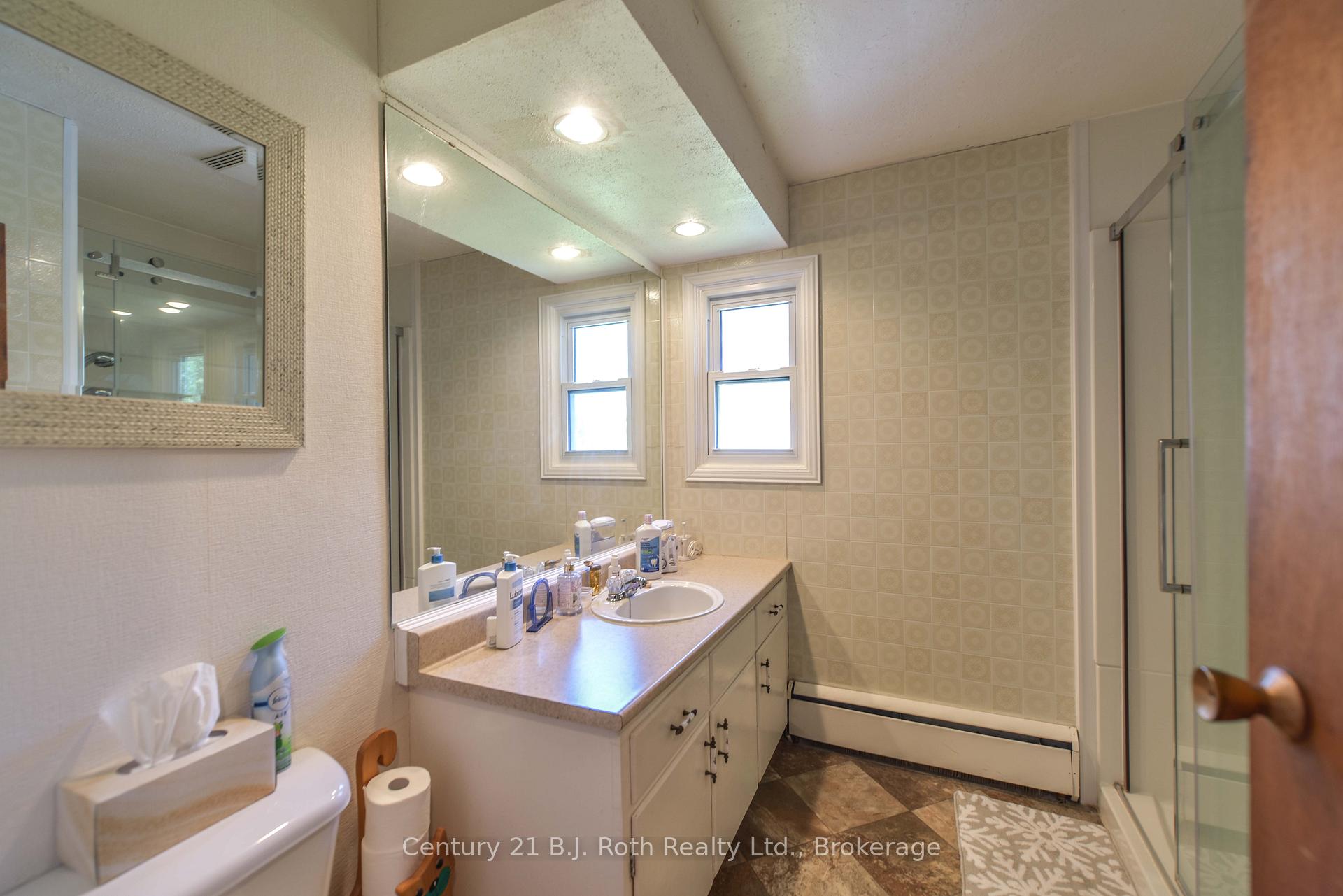 Photo 26 of 96 Simcoe Street, Orillia — HOMEH