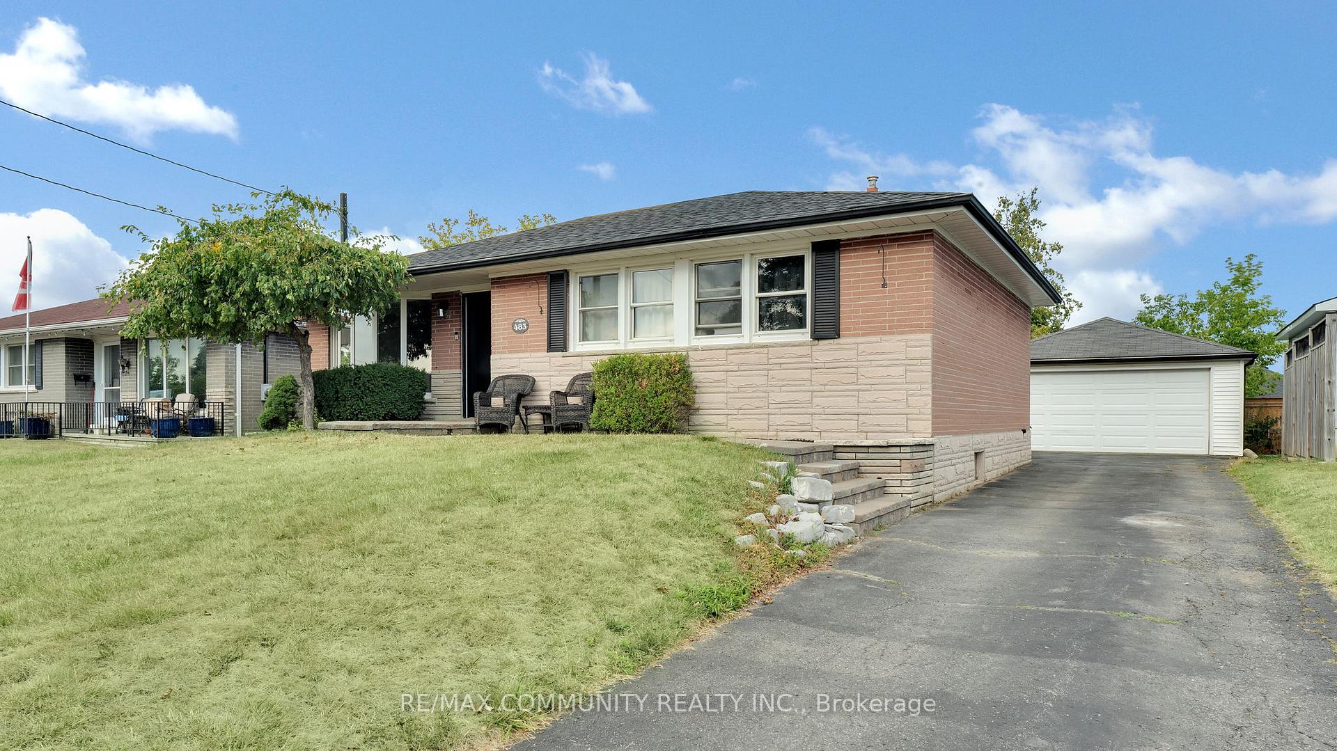Photo 2 of 483 Byron Court, Oshawa, Donevan — HOMEH