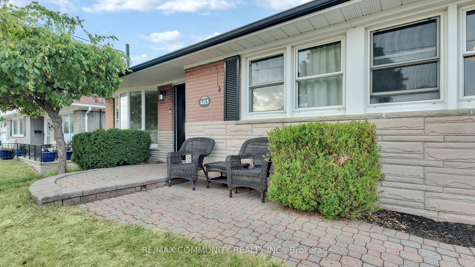 Photo 12 of 483 Byron Court, Oshawa, Donevan — HOMEH