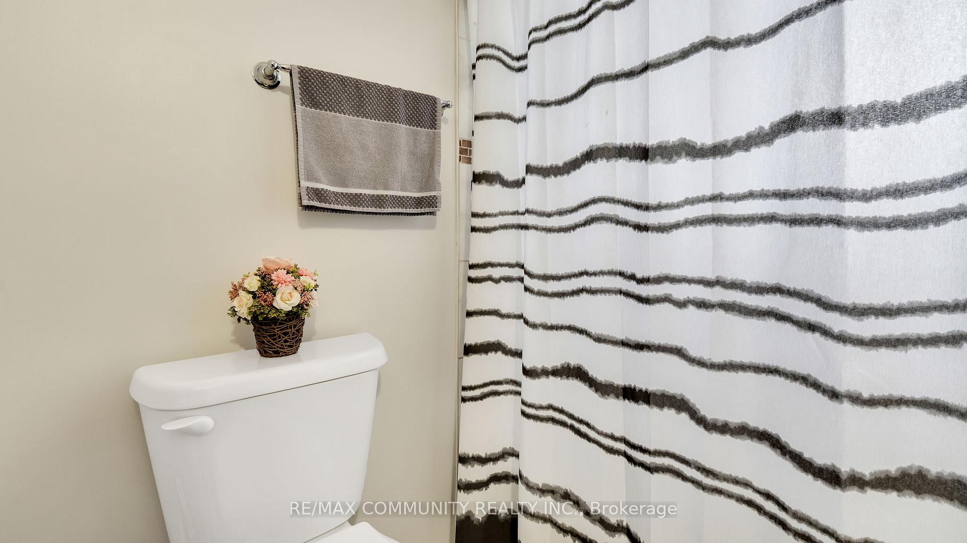 Photo 36 of 483 Byron Court, Oshawa, Donevan — HOMEH