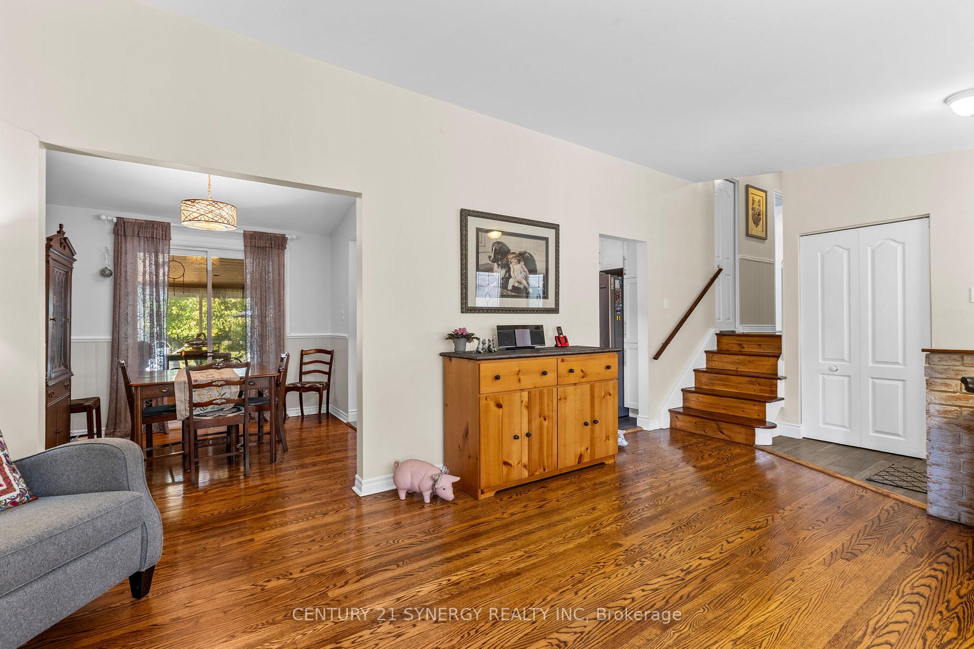 Photo 11 of 229 Kennedy Lane W, Ottawa, Bilberry Creek/Queenswood Heights — HOMEH