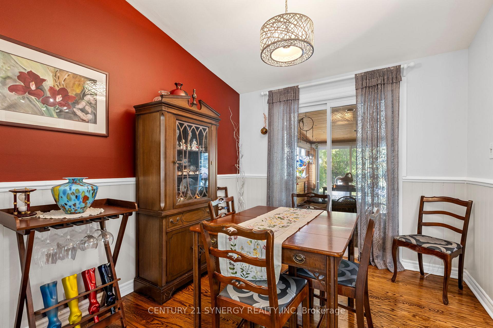 Photo 12 of 229 Kennedy Lane W, Ottawa, Bilberry Creek/Queenswood Heights — HOMEH