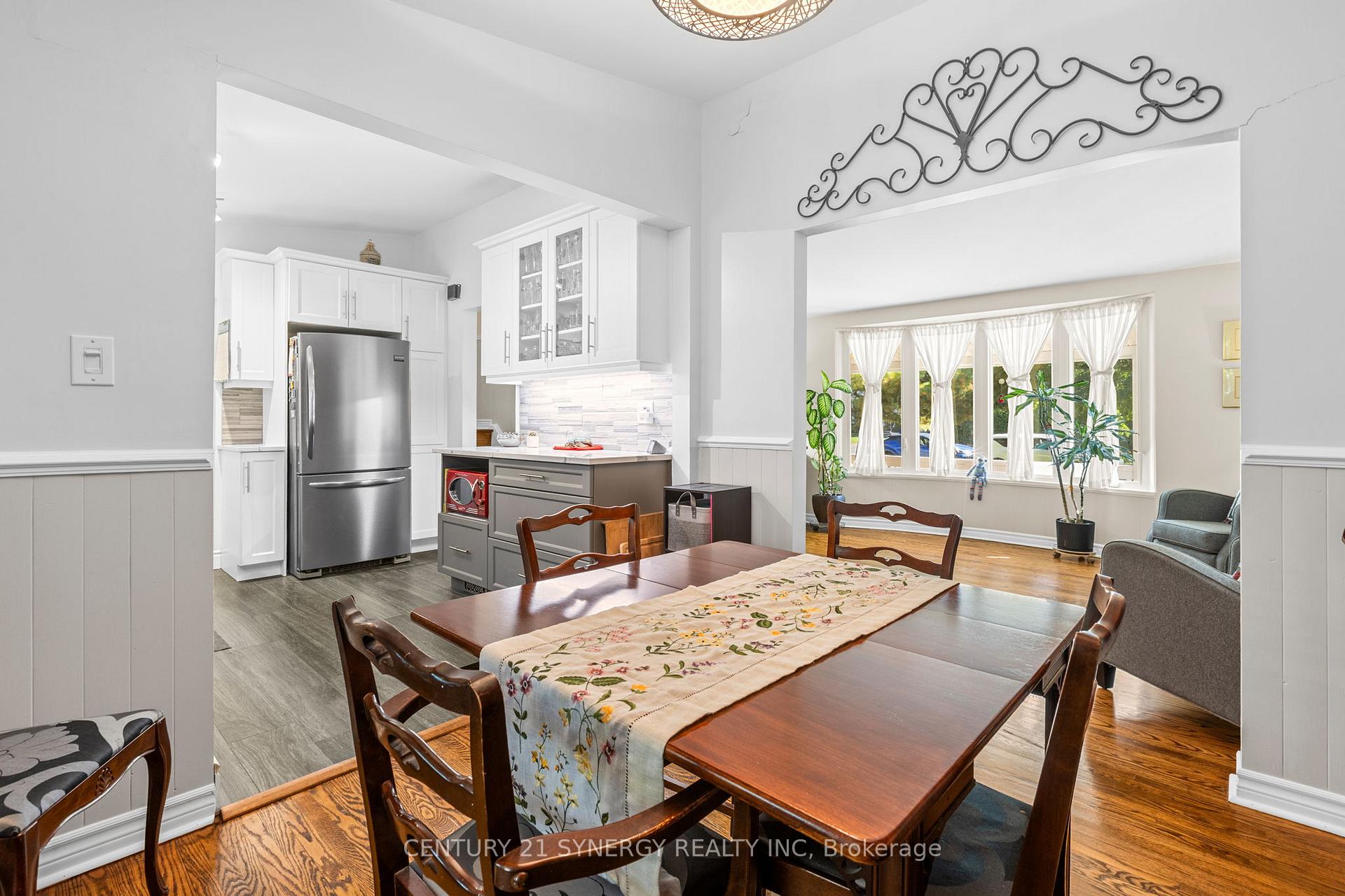 Photo 13 of 229 Kennedy Lane W, Ottawa, Bilberry Creek/Queenswood Heights — HOMEH
