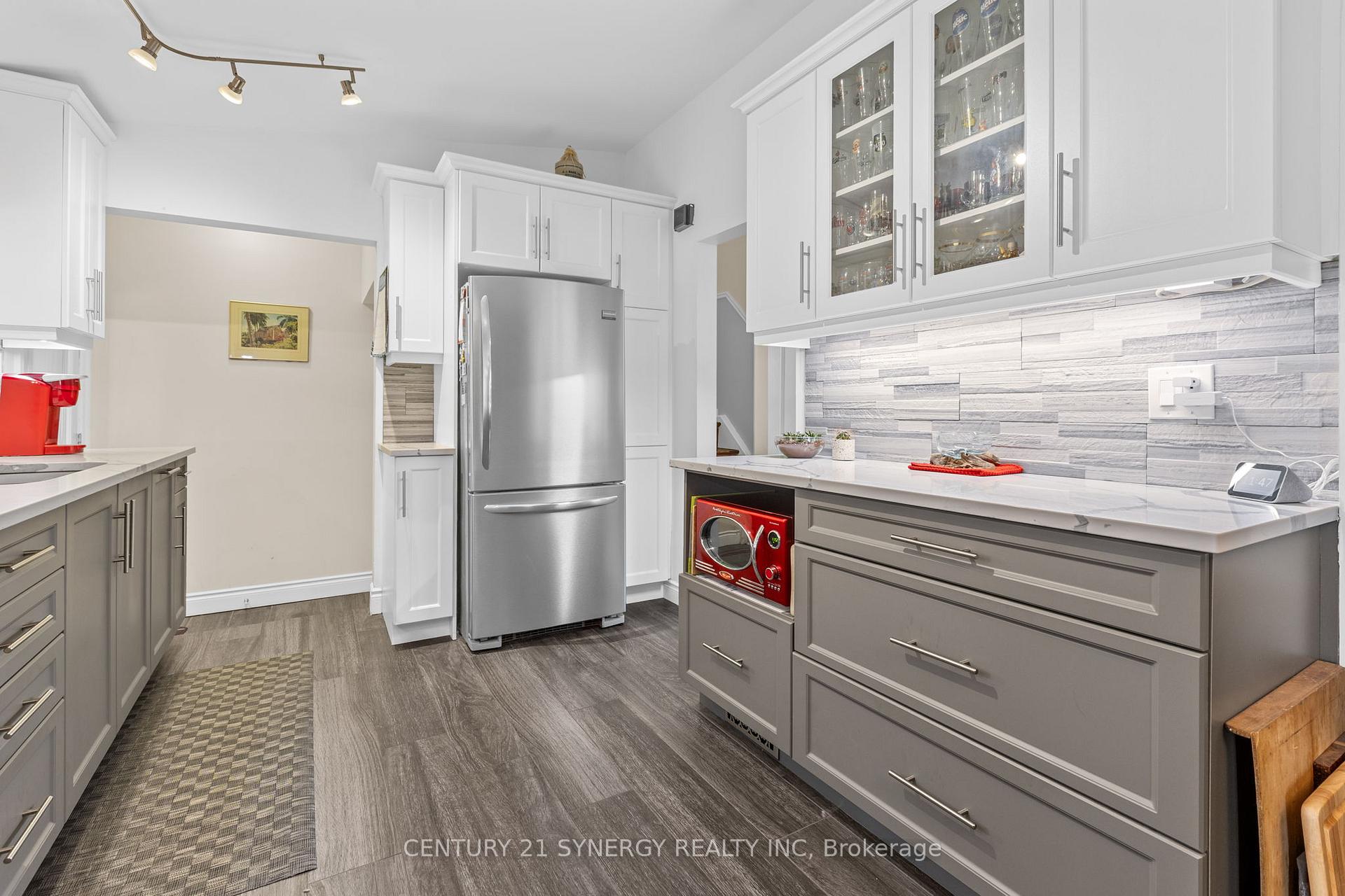 Photo 14 of 229 Kennedy Lane W, Ottawa, Bilberry Creek/Queenswood Heights — HOMEH