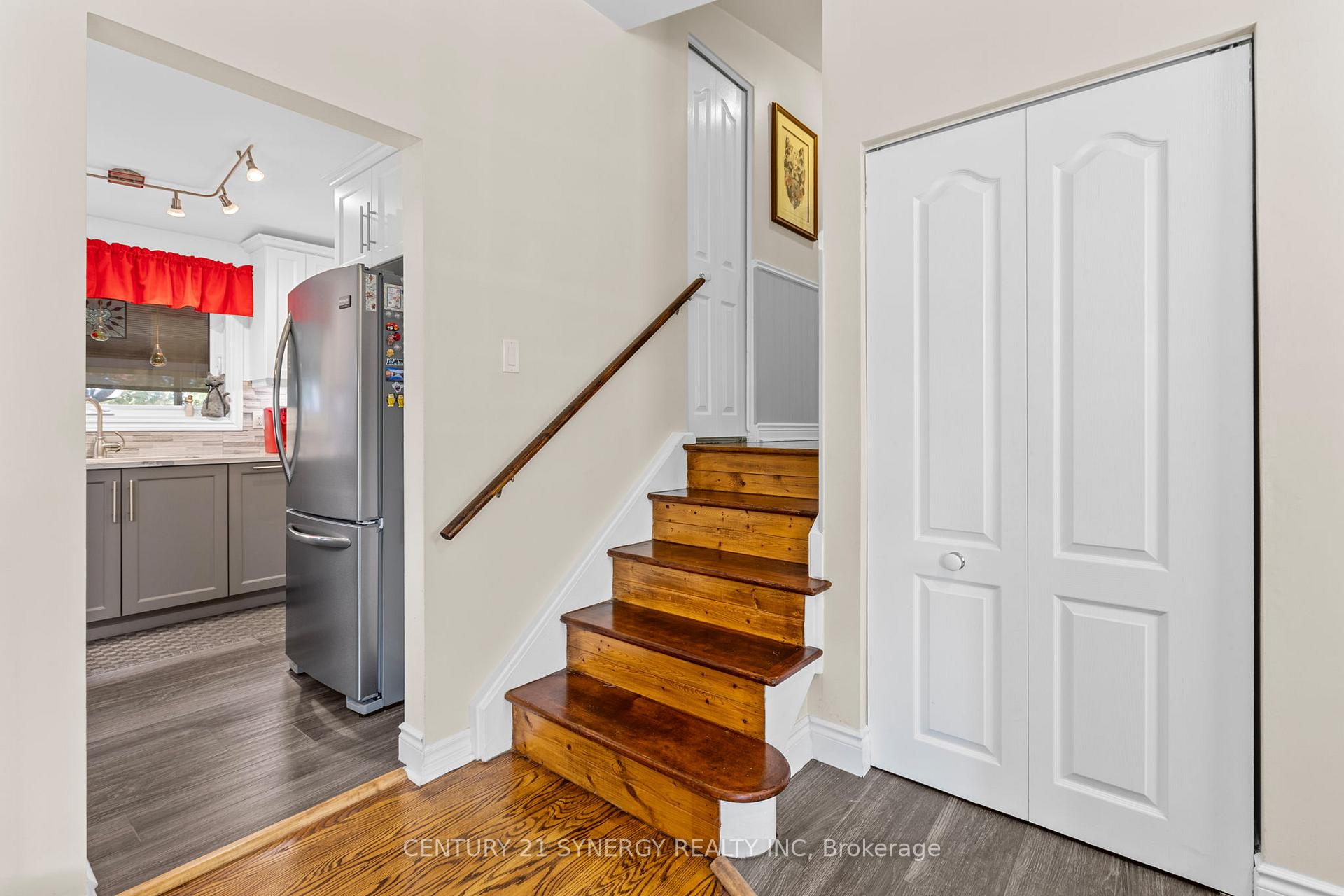 Photo 20 of 229 Kennedy Lane W, Ottawa, Bilberry Creek/Queenswood Heights — HOMEH