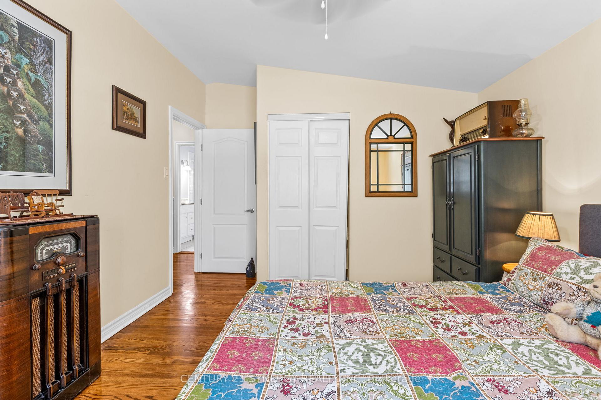 Photo 26 of 229 Kennedy Lane W, Ottawa, Bilberry Creek/Queenswood Heights — HOMEH