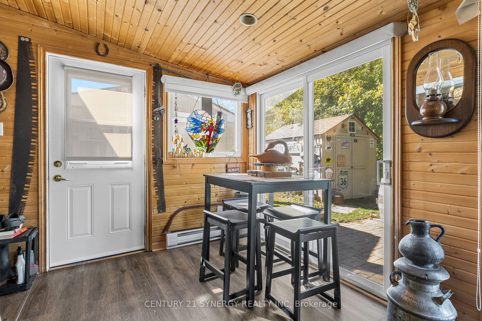 Photo 33 of 229 Kennedy Lane W, Ottawa, Bilberry Creek/Queenswood Heights — HOMEH