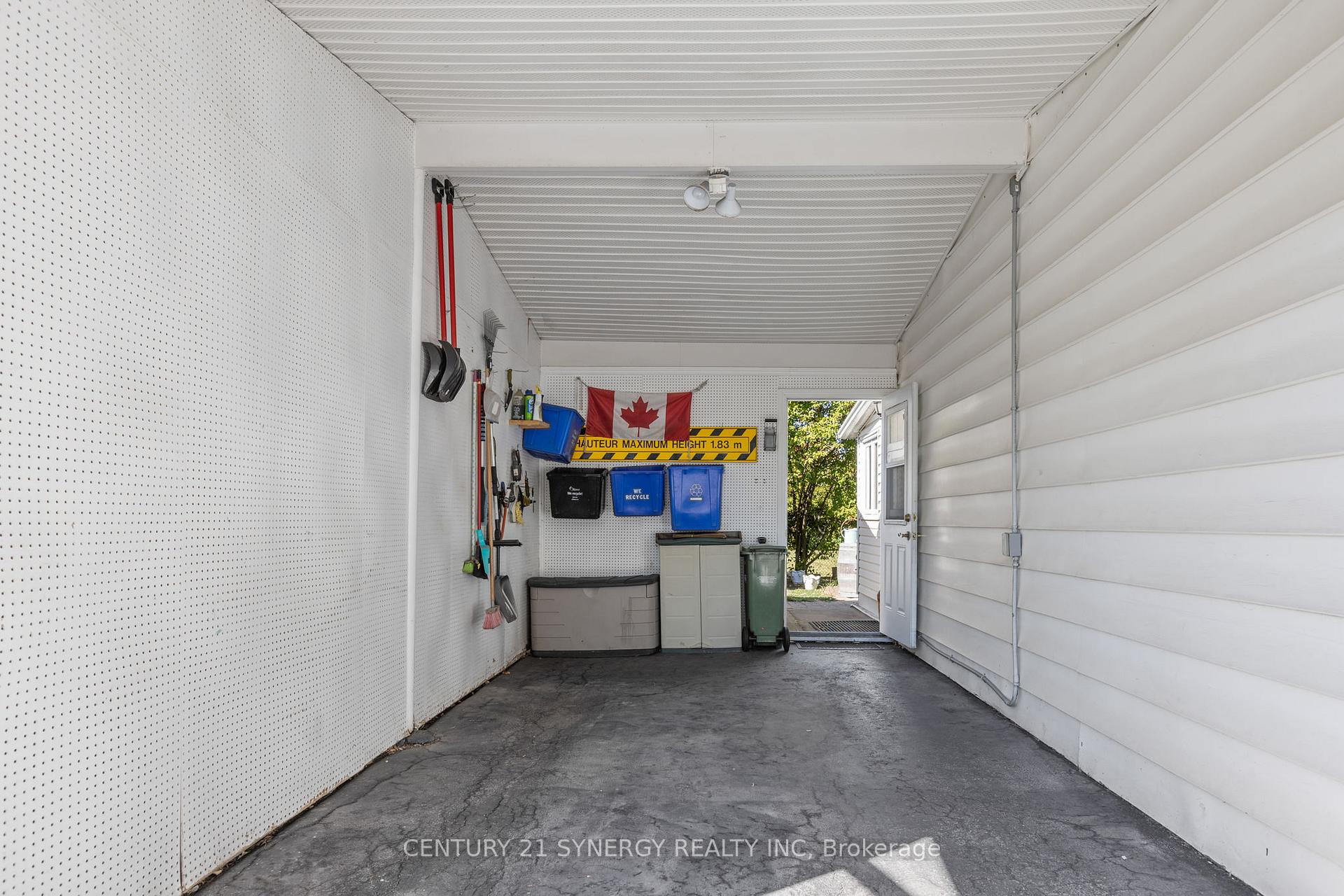 Photo 34 of 229 Kennedy Lane W, Ottawa, Bilberry Creek/Queenswood Heights — HOMEH